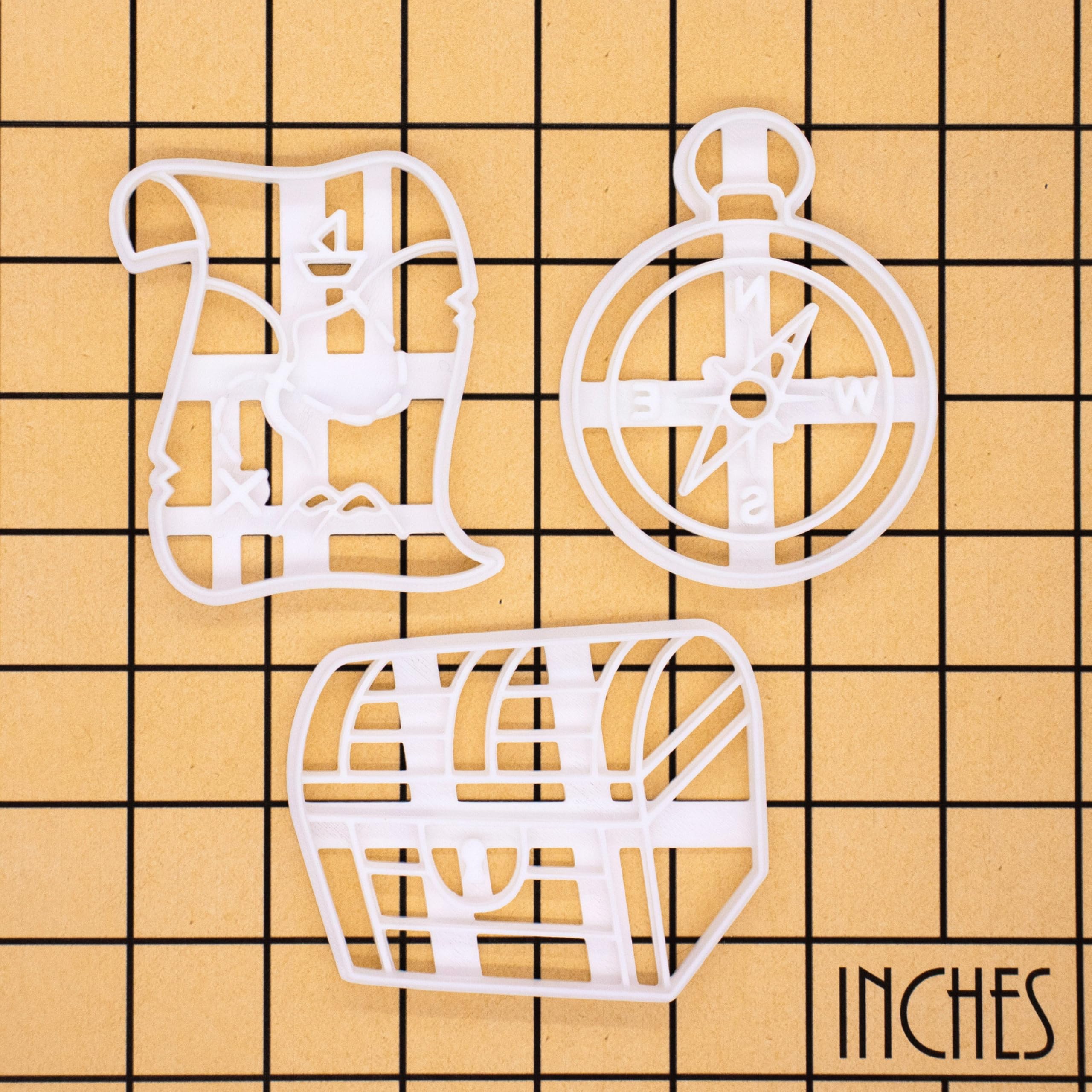 lot de 3 emporte-pièces de chasse au trésor (motifs: carte au trésor, coffre au trésor et boussole), 3 pièces