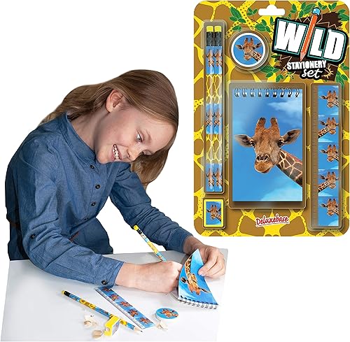Miniatura 2 de Wild Stationery Juego de jirafa de Deluxebase. Estos divertidos juegos de escuela para niñas y niños incluyen 2 lápices, borrador, sacapuntas, regla