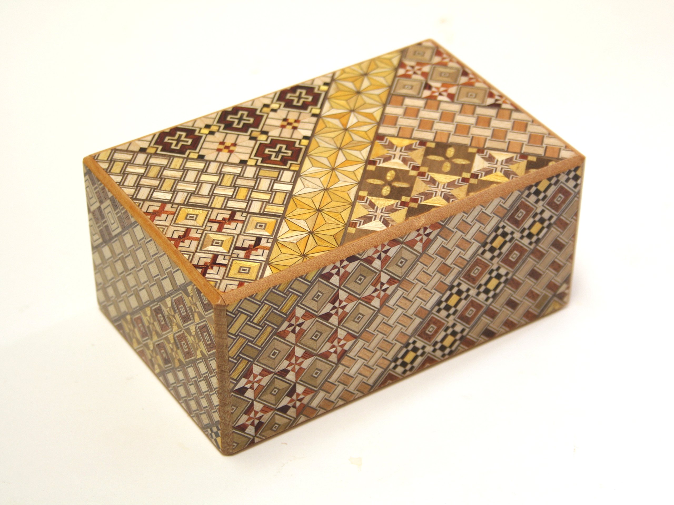 箱根寄木細工 秘密箱(54回+1仕掛け) Amazon.co.jp: 寄木細工 秘密箱21回＋1仕掛け 小寄木 箱根