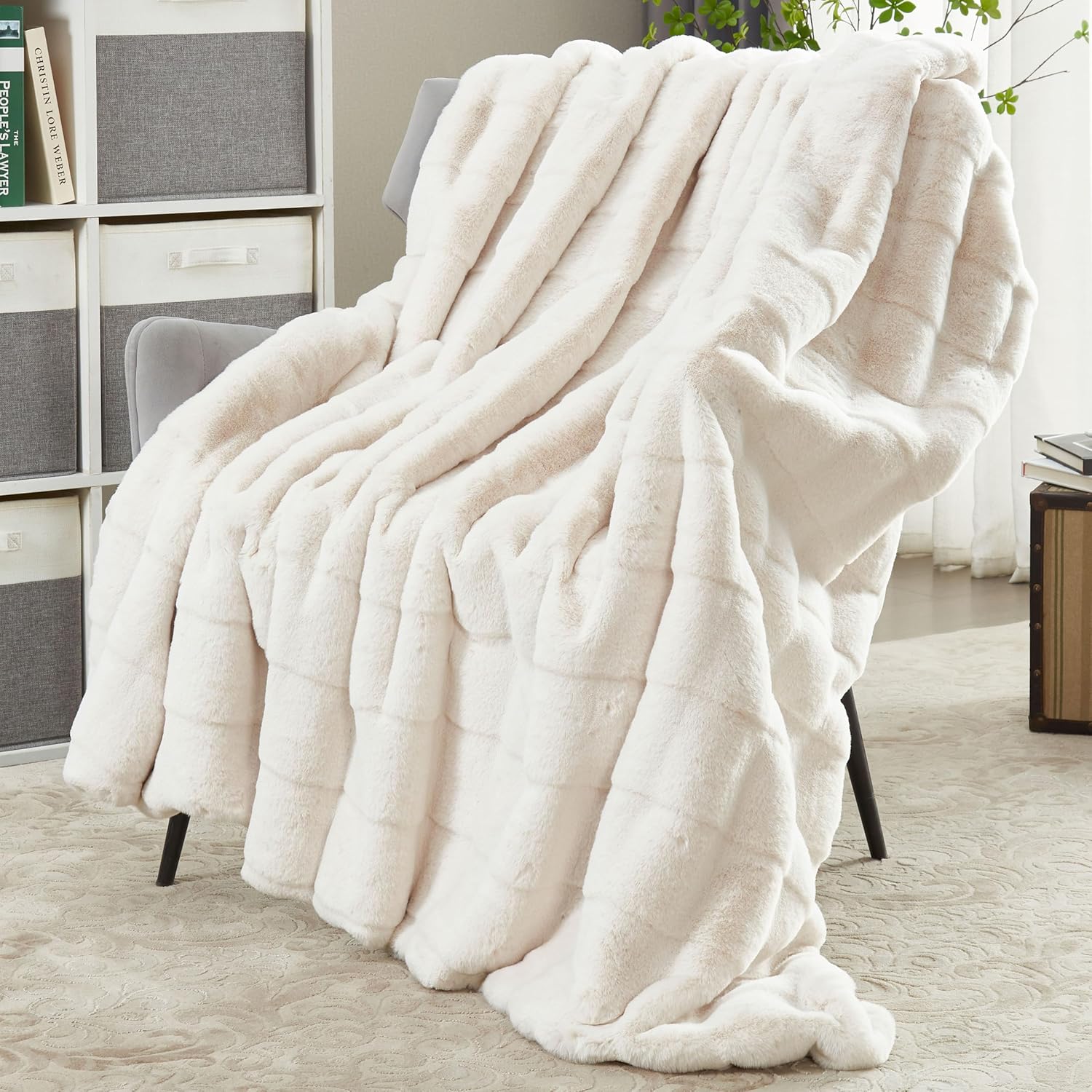 Premium 1100Gsm Soft Fluffy Faux Rabbit Fur Throw Blanket for Couch 50" x 60", Decorative 3D Plaid Warm Thick Fuzzy Blankets for Winter, Reversible Luxury Shaggy Cozy Furry Blanket, White