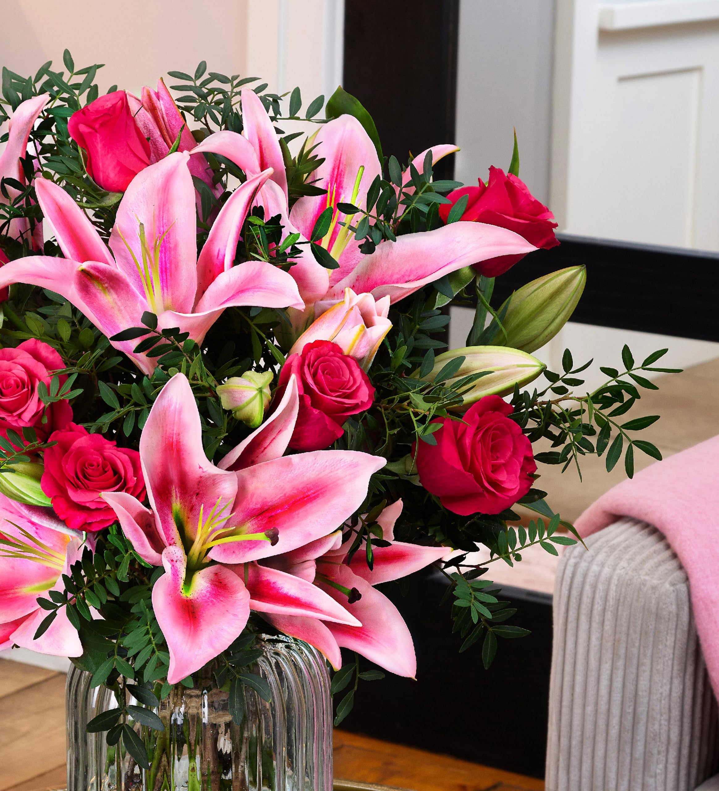 Bouquet de lys roses - Arrangement de fleurs fraîches livré à la main - Cadeau élégant avec expédition le jour suivant - Idéal pour anniversaire, condoléances, célébration ou Thanksgiving