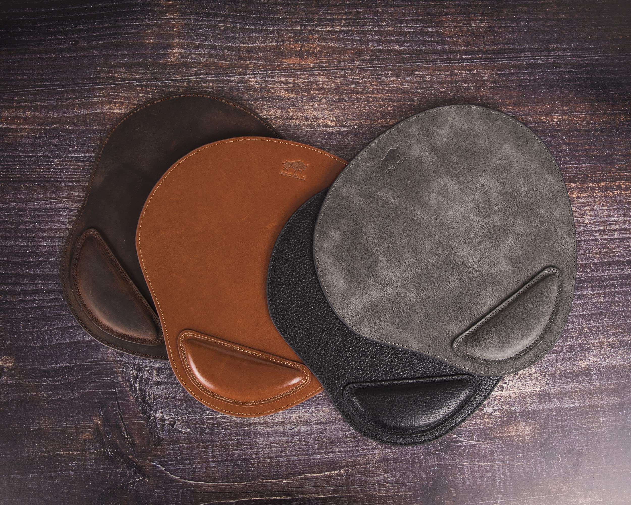 Solo Pelle - Hochwertiges Leder Mauspad mit Handgelenkauflage - Mousepad aus echtem Leder - Unterlage für Computermaus - Leather Pad - Handarbeit Made in Europa (Cognac Braun)