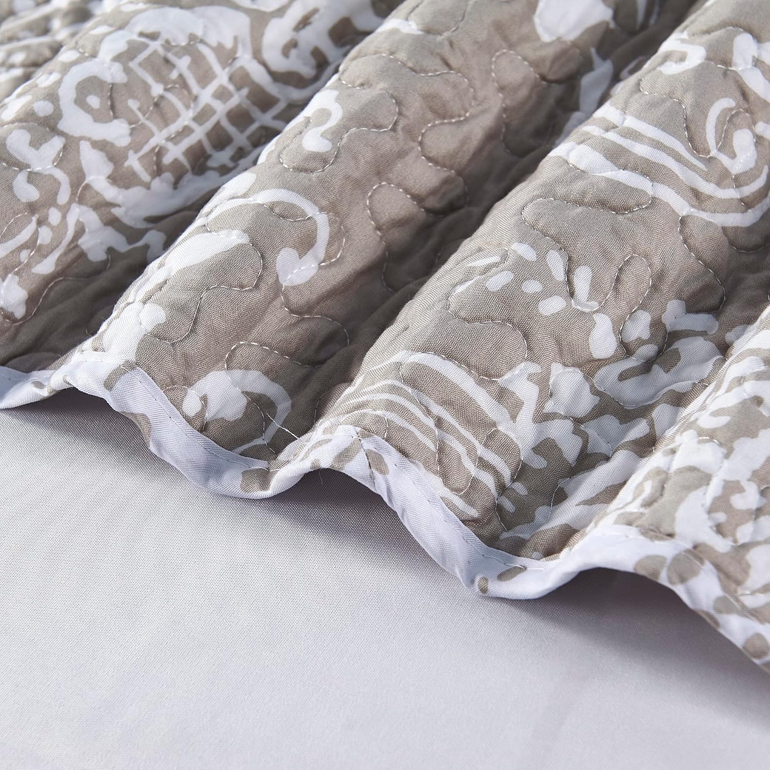 HESTIN Boho Daybed Cover Set with Bedskirt and Shams - 6 Piece Double Sided Quilting All Season Easy Care, 75x39 Inch, Oatmeal