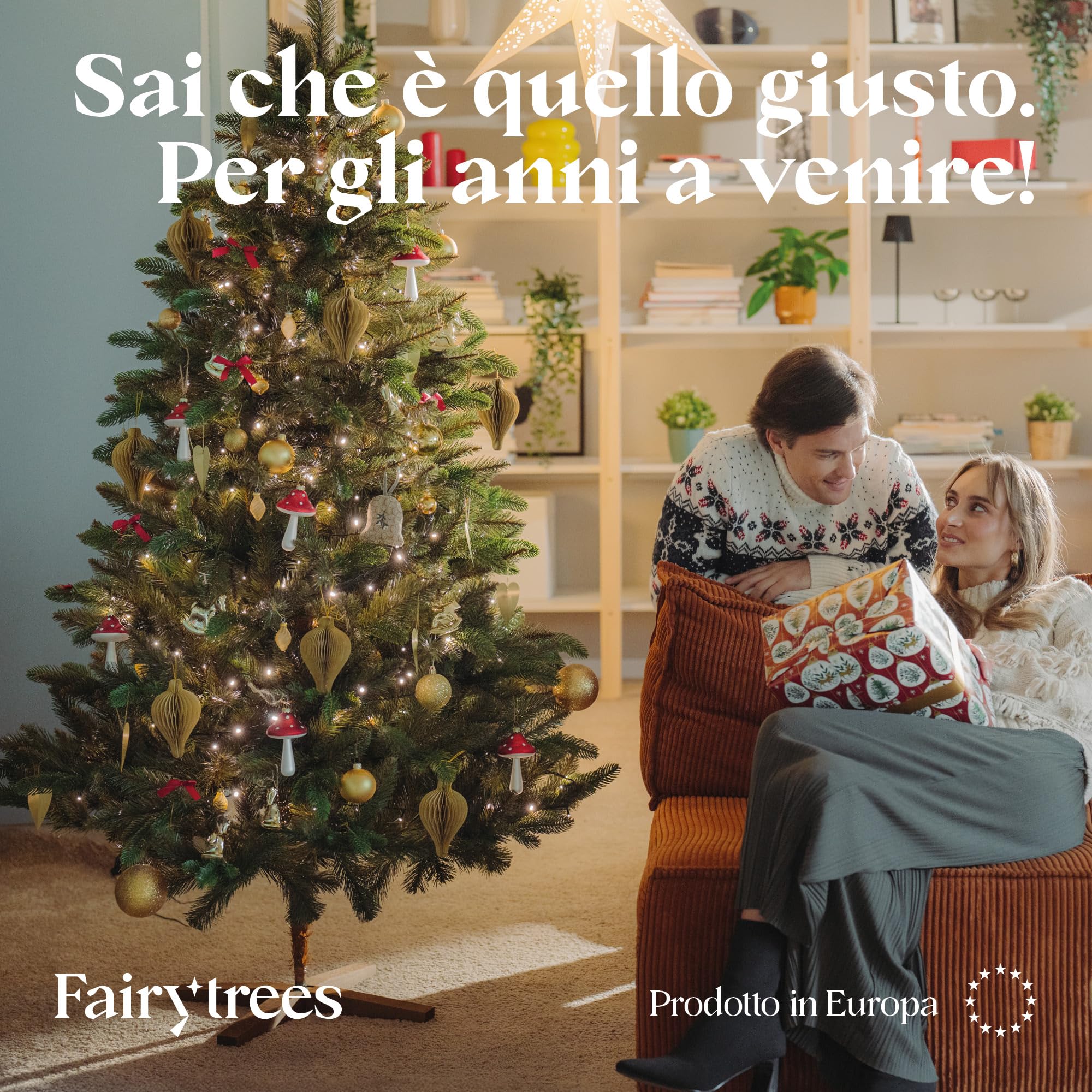 Albero FAIRYTREES Nordman Premium 180 cm, realizzato nell'UE. Albero di Natale artificiale formato da due materiali diversi, con supporto in frassino fatto a mano, tronco marrone.