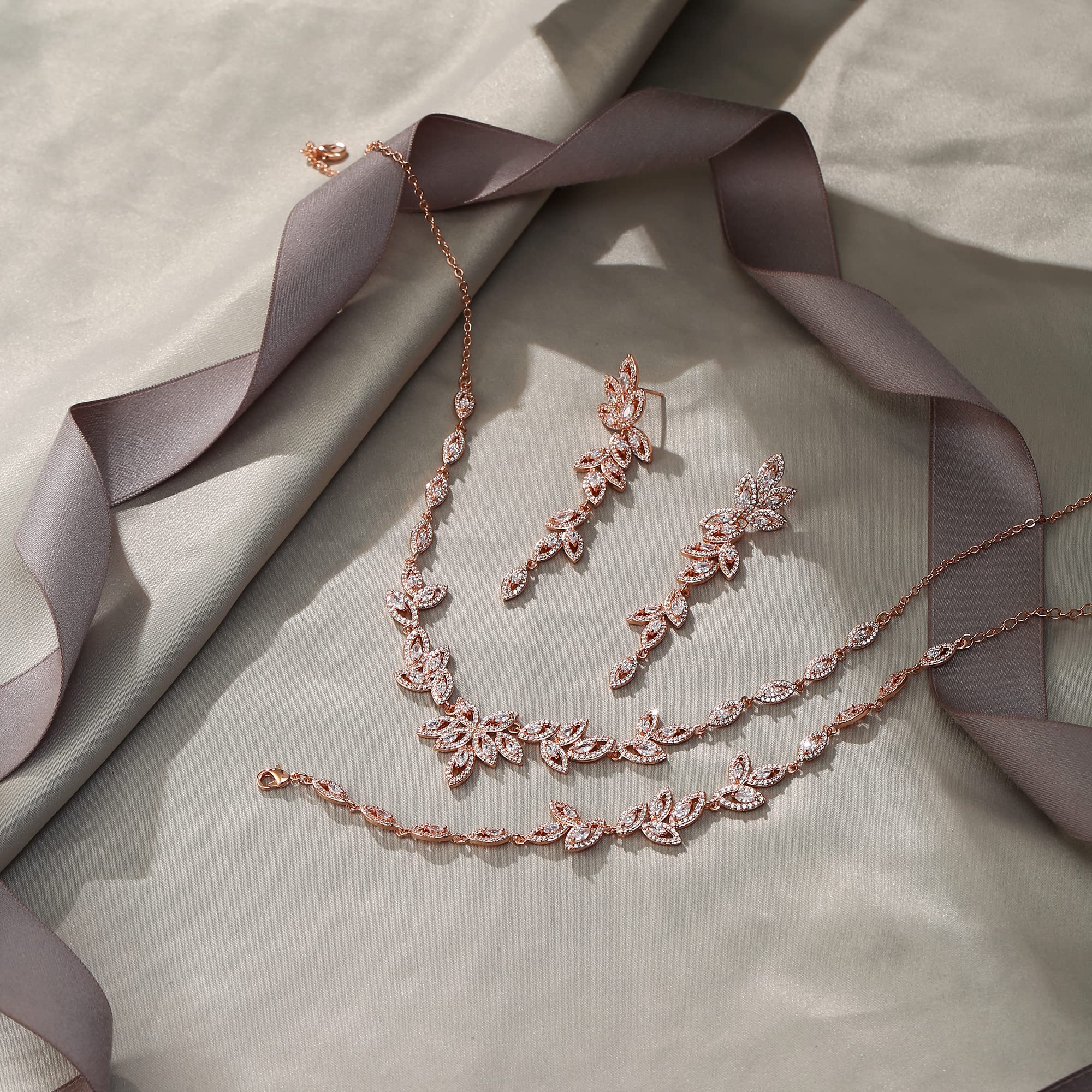 EVER FAITH Zirconia cubica Set di gioielli da sposa per la damigella d'onore, elegante collana di foglie marquise Orecchini pendenti Bracciale Set per donna