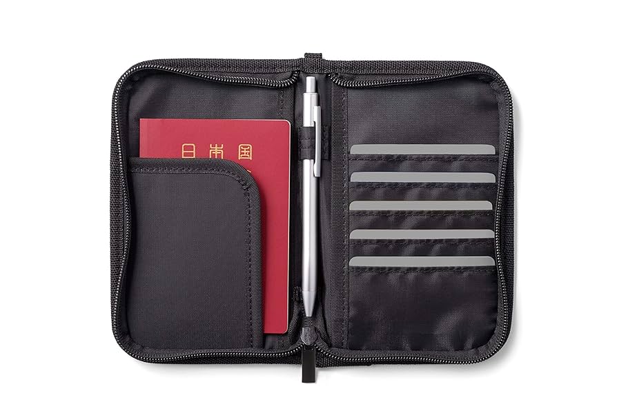 (未使用･未開封品)マルチポーチ スーパーマリオ[オリジナルトラベル柄] Amazon.co.jp: マルチポーチ スーパーマリオ[オリジナルトラベル