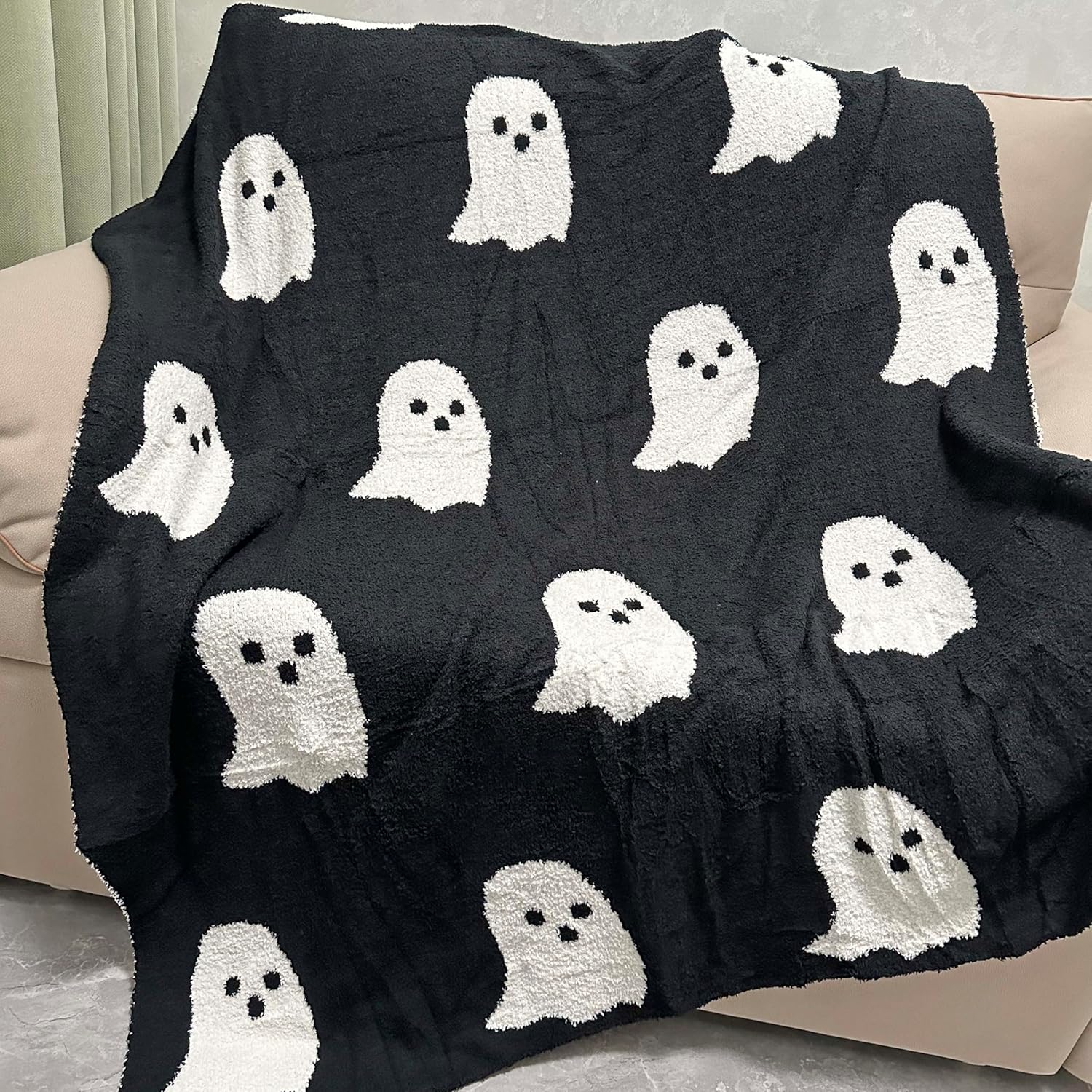 Soft Ghost Throw Blanket Cute Funny Spooky Blanket Blanket Plush Fuzzy Reversible Blankets for Bed Sofa Couch Livingroom Chair Car Travel, 51"x63", Black - Image 2