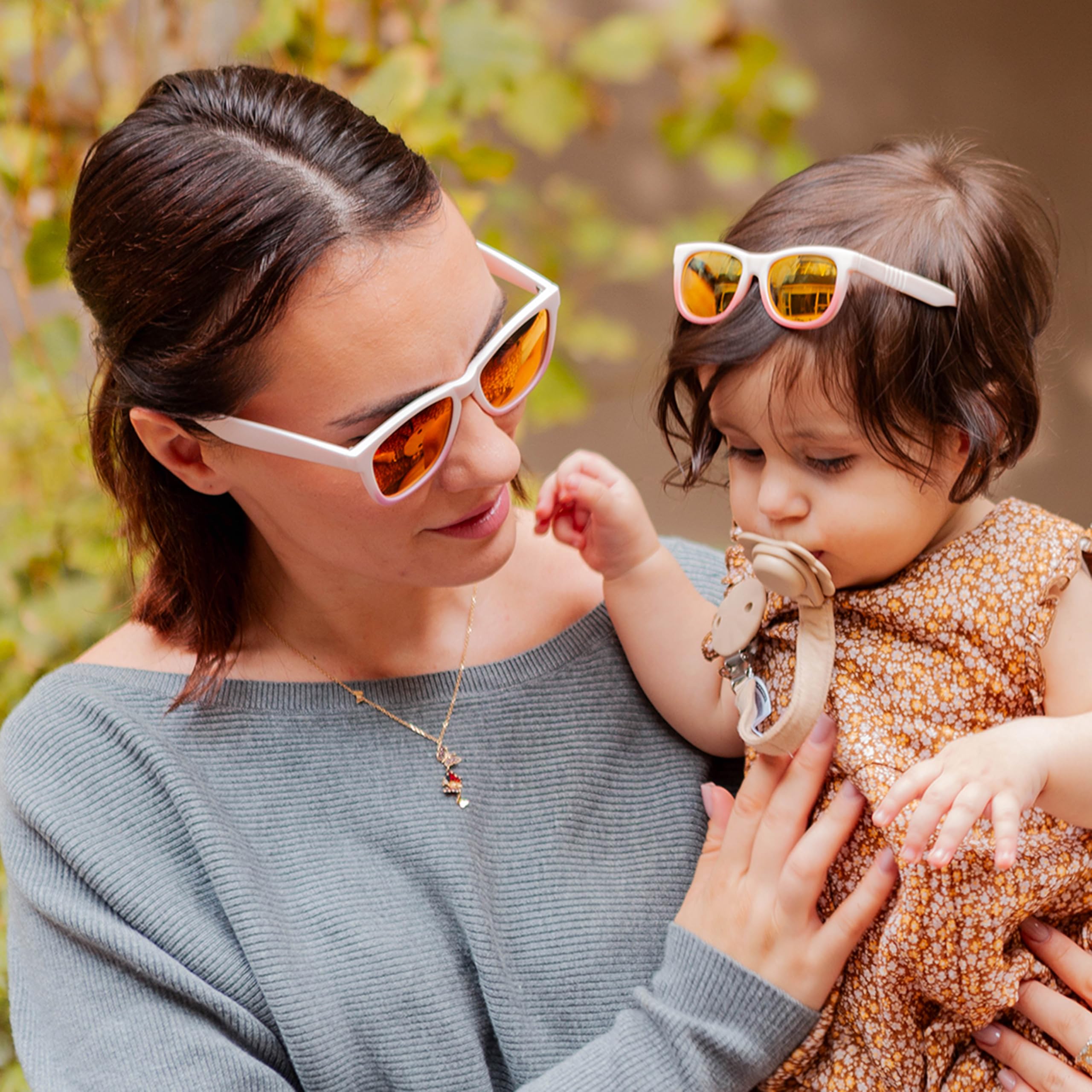 SUAVINEX, Gafas de Sol para Bebés de 12 a 24 Meses, Polarizadas, con Filtro UV 400, Cat. 3, 100% Protección Rayos UVA y UVB, con Funda Incluida, Muy Flexibles y Ligeras, de Forma Redonda, Color Rosa