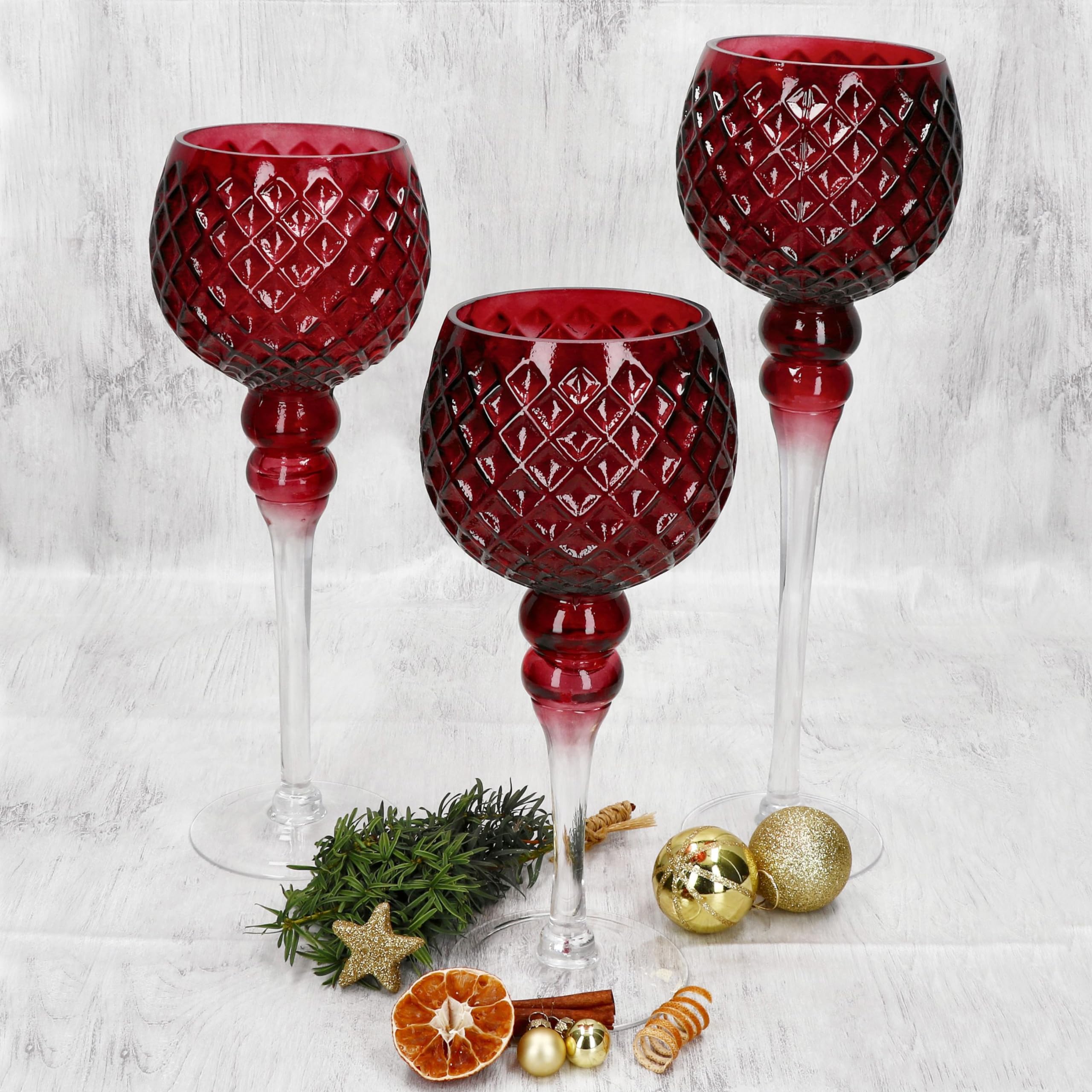 MamboCat 3tlg Set Windlicht Manou I runde Teelichthalter in Weinrot mit Rauten-Dekor & transparentem Fuß I Höhe 30cm, 35cm & 39,5cm I Kerzenständer aus Glas, Tisch-Deko, Weihnachten, Winter