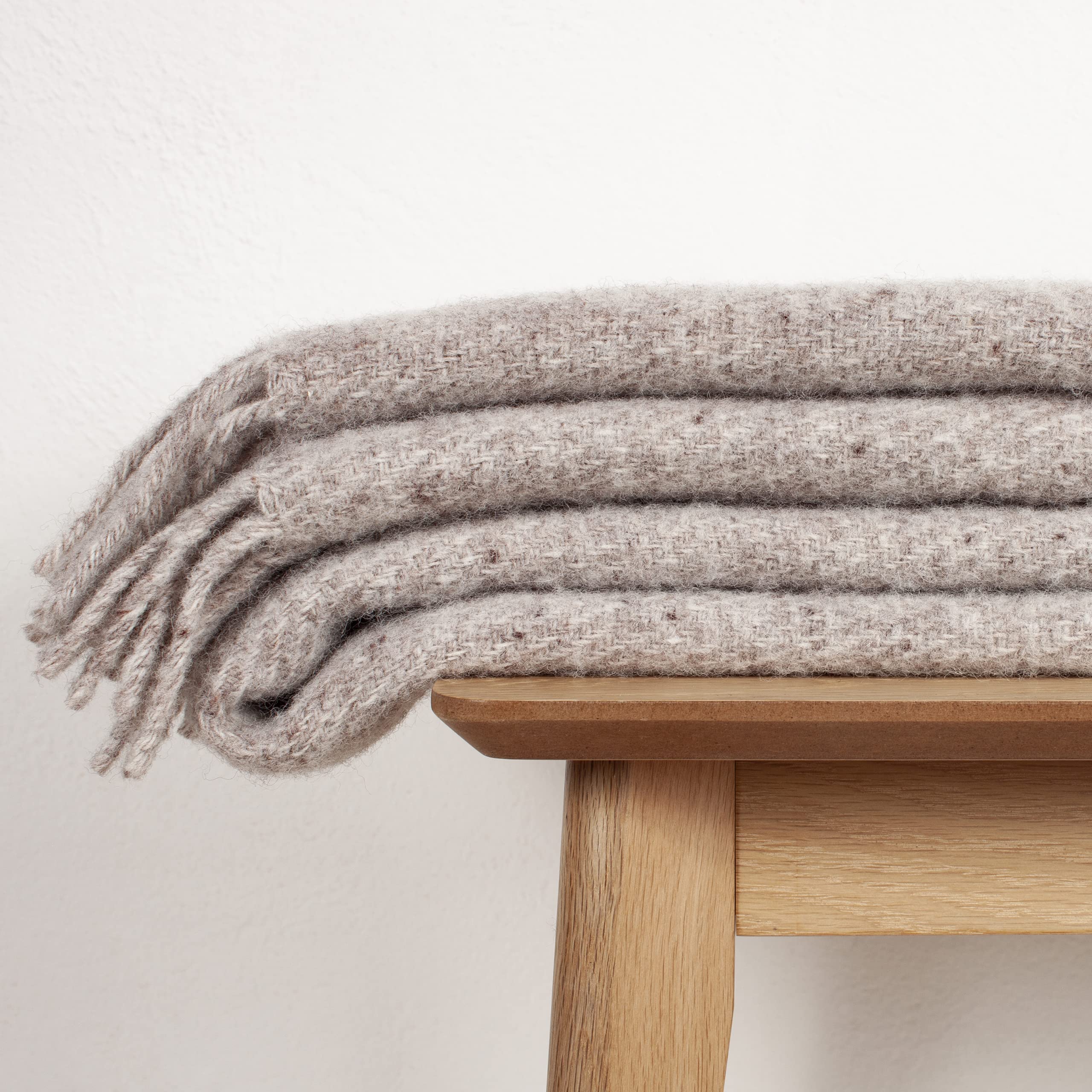 Arctic Toke - Coperta in lana, plaid, design stile scandinavo, 100% lana vergine con sigillo Woolmark, 130 x 200 cm, colore beige