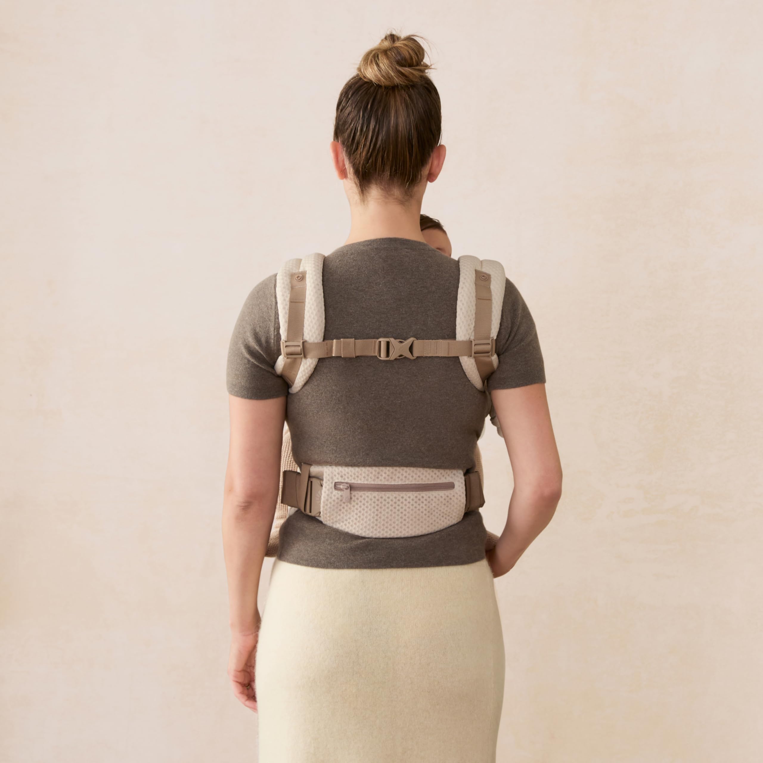 Ergobaby Omni Deluxe Porte-bébé tout-en-un pour les nouveau-nés dès la naissance jusqu'à 20kg, porte-bébé ergonomique en mesh 4 positions, dorsal, porte-bébé de voyage, Natural Beige