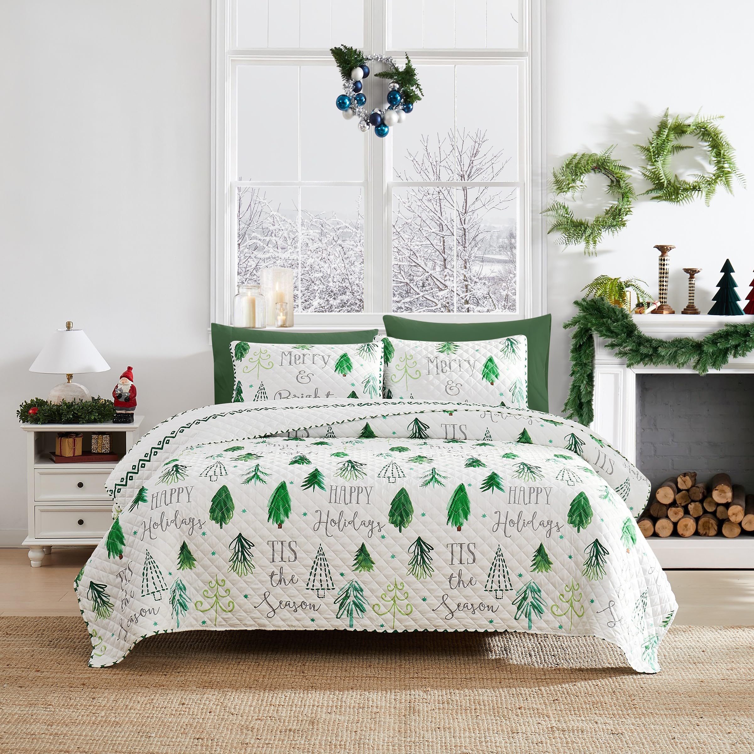 Avanti Linens - Quilt Set, Super Soft Bedding with Matching Shams, Holiday Room Decor (Christmas Tree Collection, Full/Queen)