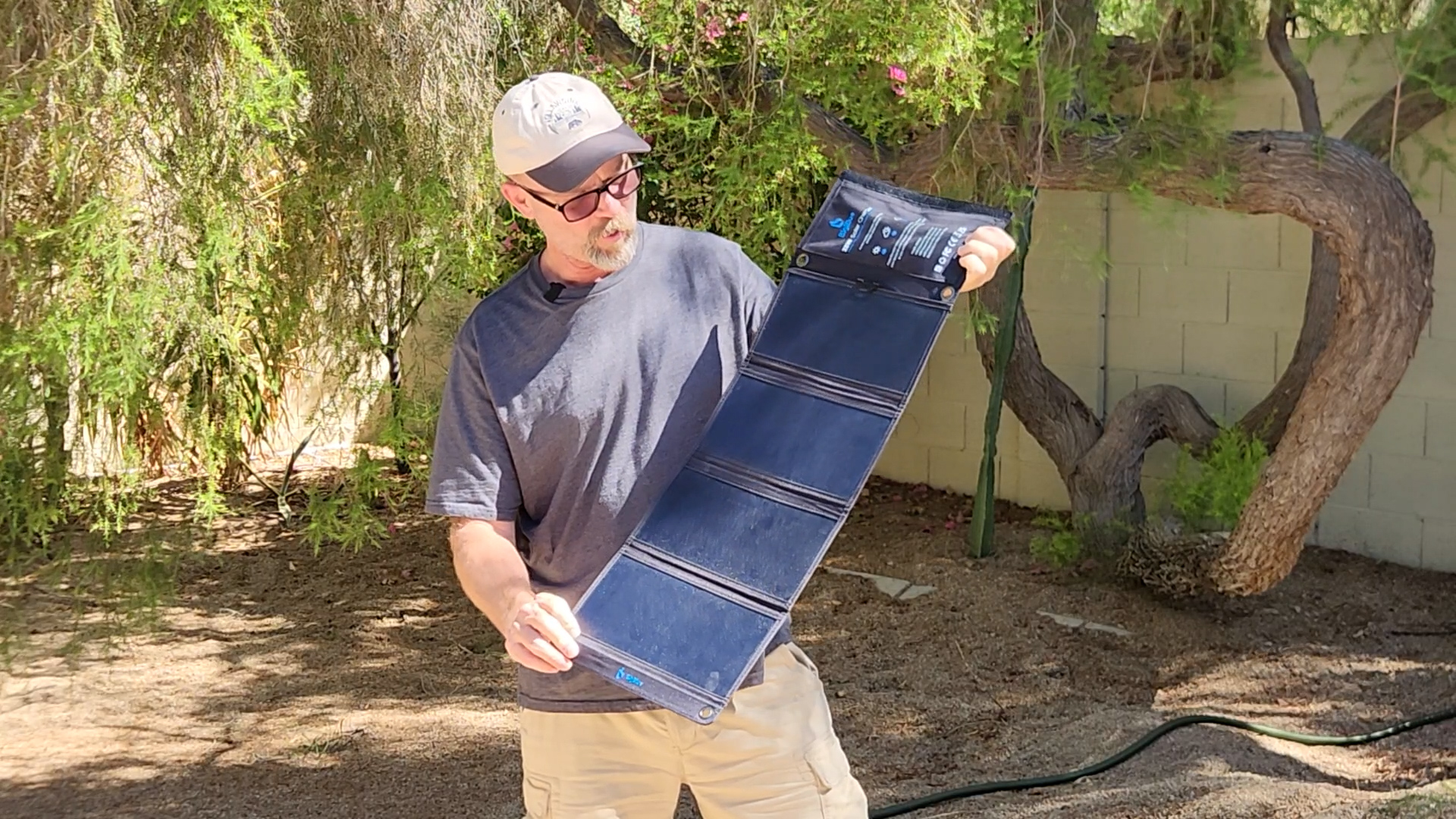 BigBlue 28W Solar Charger