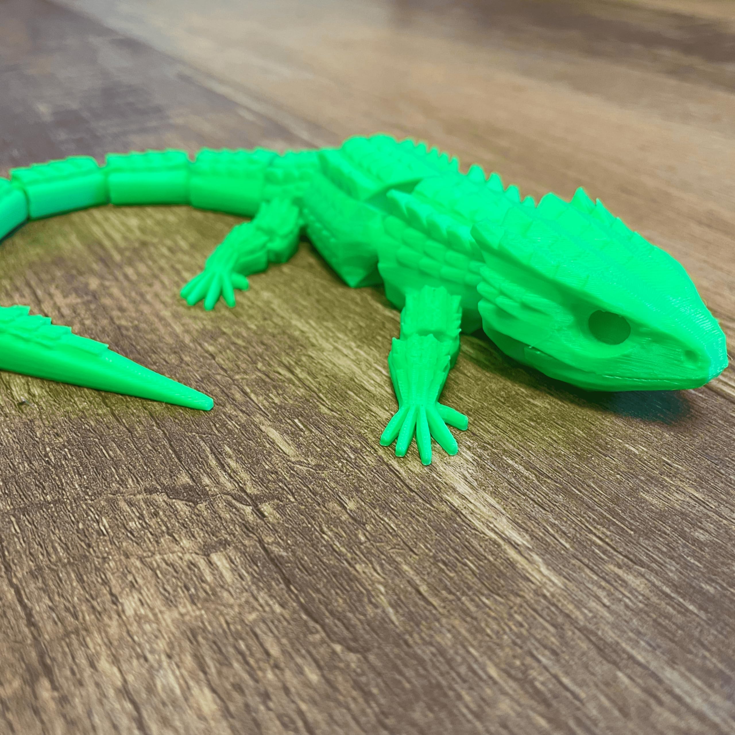 RJW Design Store Large Reptile Fidget, Articulated Lizard, Anxiety Stress Relief - Image 2