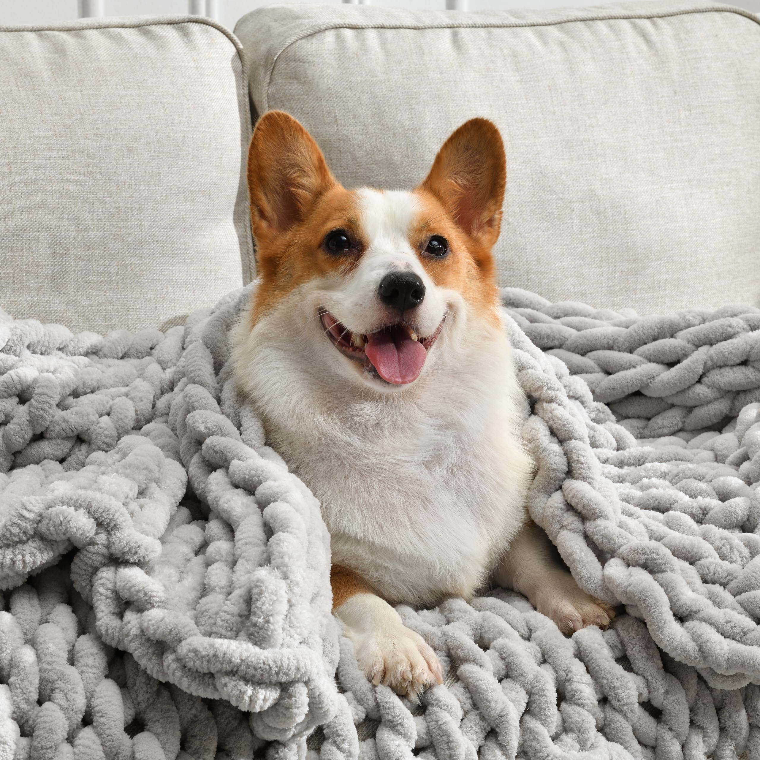 Soft Chunky Knit Blanket, 60X80 in Handmade Thick Chenille Yarn Throw Without Shedding & Raveling, Aesthetic & Cozy Home Decor with Couch Sofa Bed, Gift Pack, Light Grey