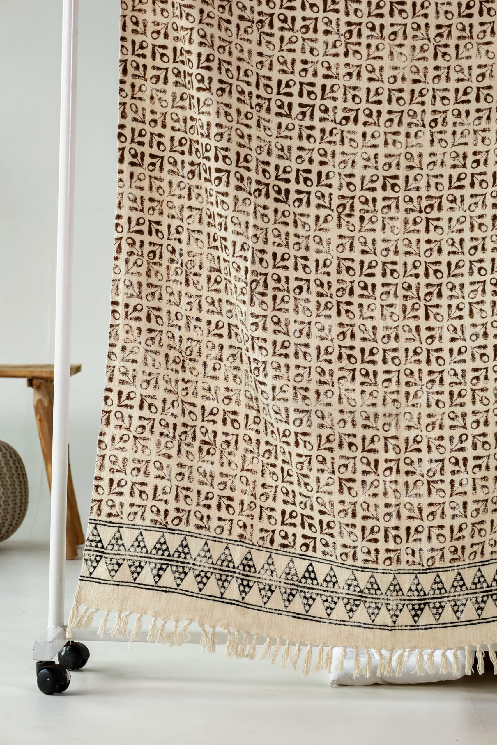 Marokkanische Plaid | Plaids | Sofaüberwurf für alle Jahreszeiten | 125x180 cm | Plaid mit Fransen | 100% Baumwolle | Rot und Creme