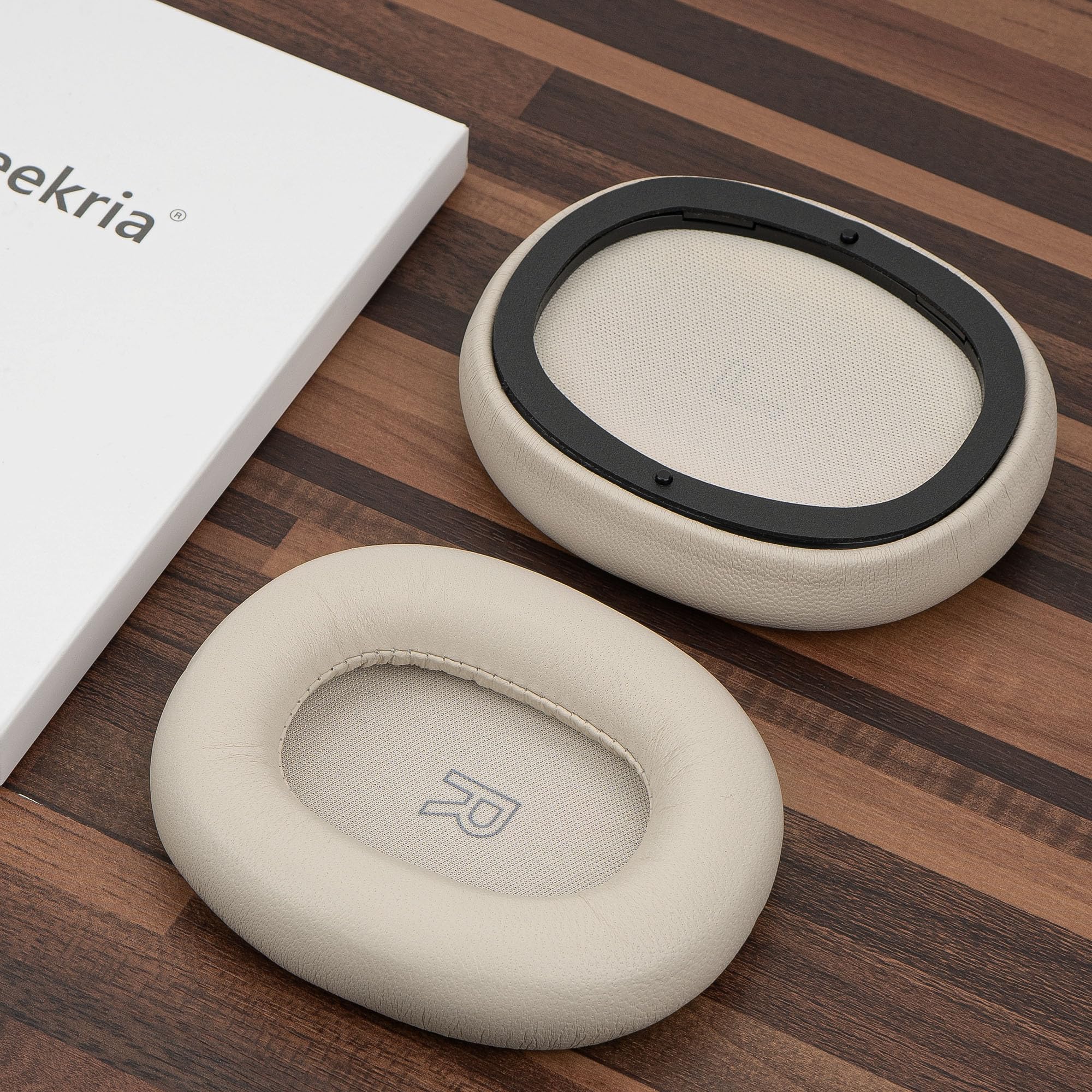 Geekria Elite - Cuscinetti auricolari di ricambio in pelle di pecora per cuffie Bang & Olufsen Beoplay H95, parti di riparazione (oro)