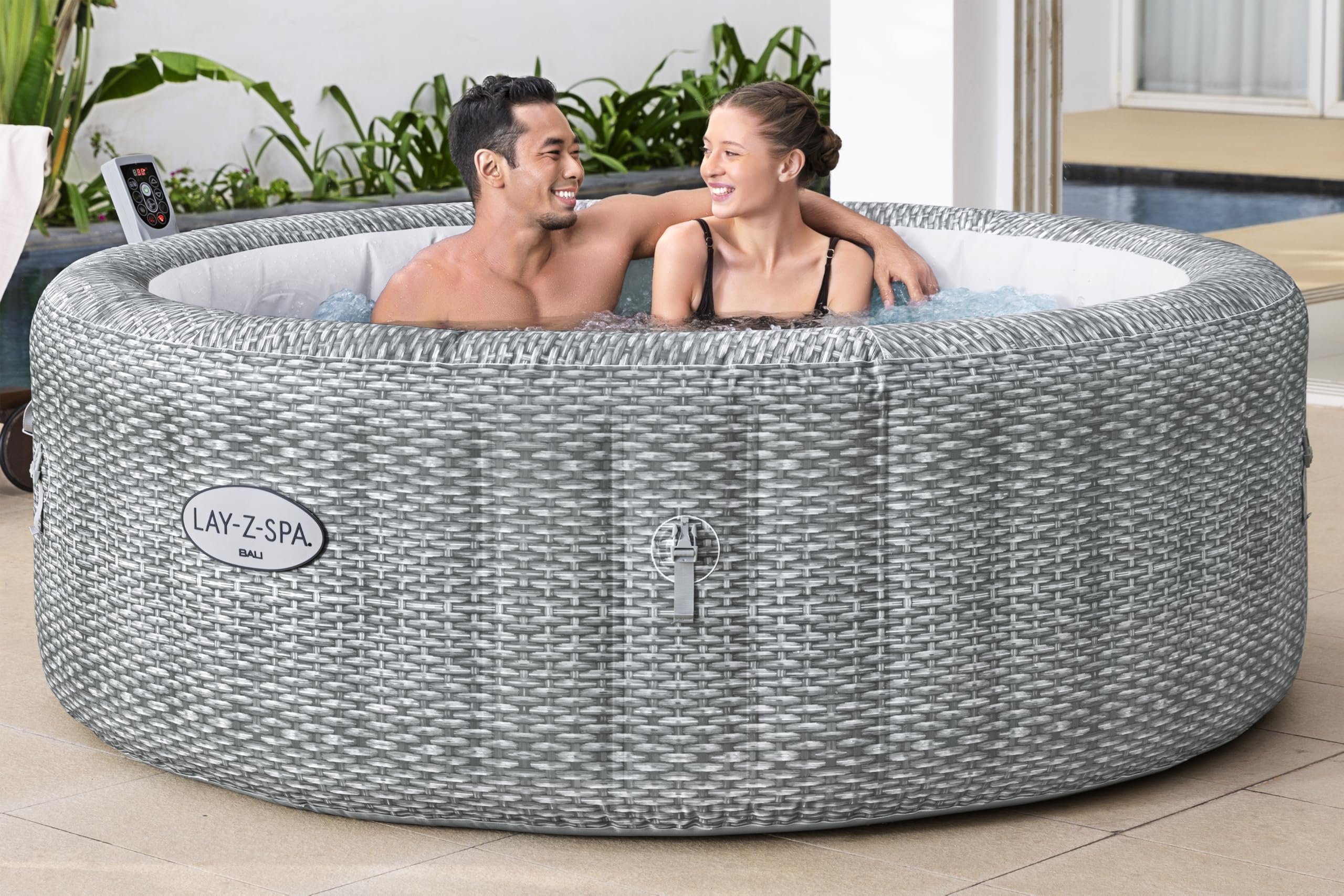 Bestway Lay-Z-SPA Energiespar-Whirlpool Bali AirJet, Ø196x71cm, 6 Personen, Heizung, Frostwächter, 140 AirJet-Düsen, App-Steuerung, UltraFit-Pumpeneinheit, Thermo-Abdeckung, Rattan, GS-Zertifiziert
