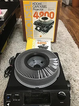 コダック　カルーセル　4200-J プロジェクター Amazon.com: Kodak Carousel 4200 Slide Projector : Electronics