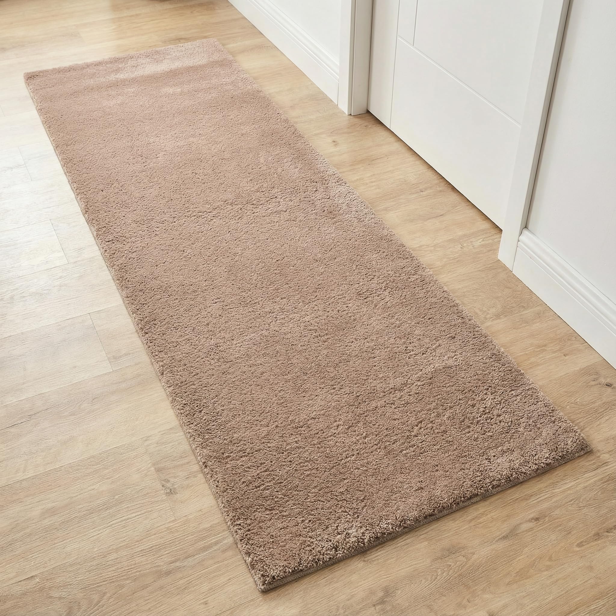 Ruglenza Soft Shaggy Rug - Fluffy Modern Area Carpet for Living Room and Bedroom, Non Slip Backing, Easy to Clean, Washable Cozy Home Decor Floor Rug (Mink, 60 x 110 cm)