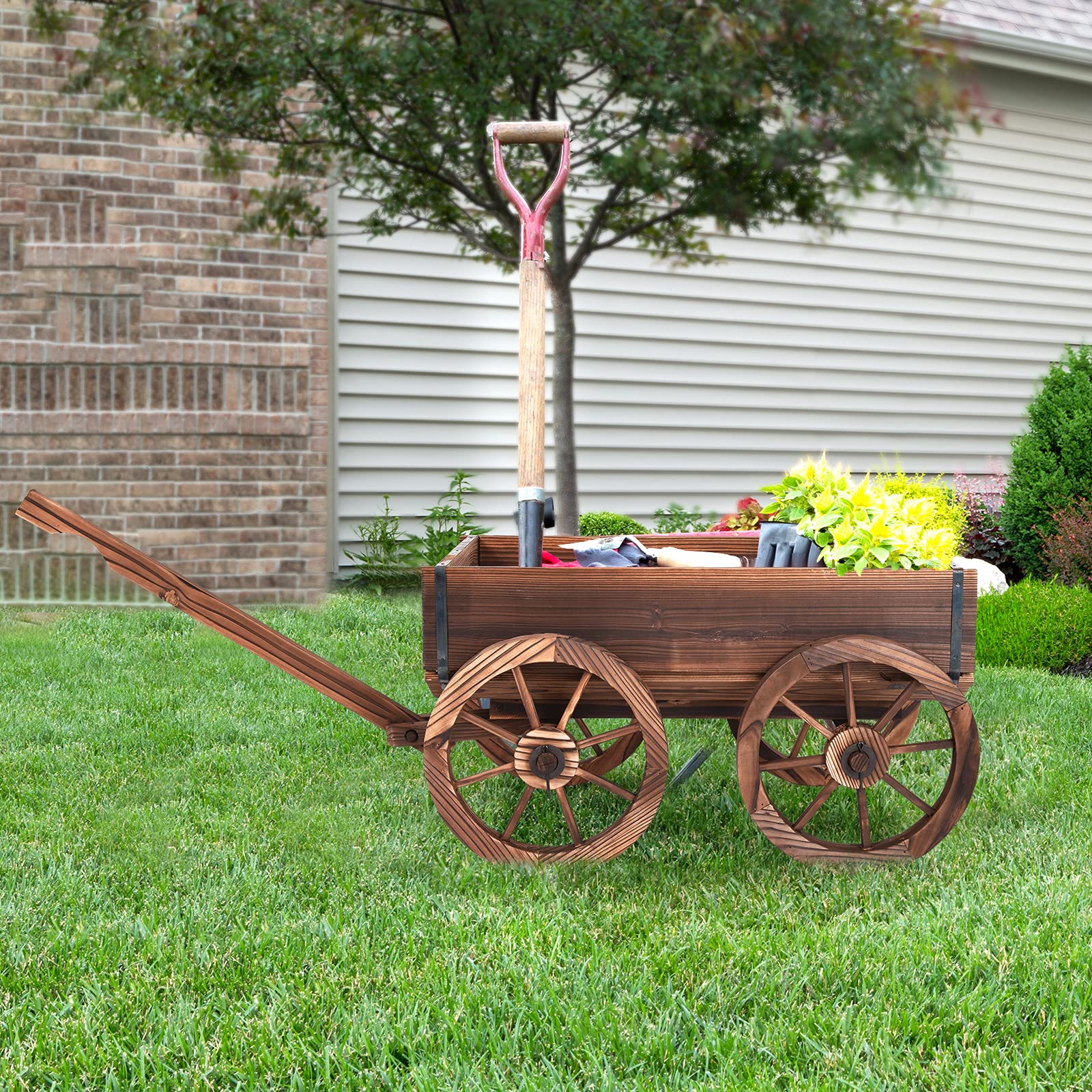 GOPLUS Brouette à Fleurs en Sapin Carbonisé avec Poignée Réglable et 4 Roues,Chariot à Fleurs avec Trou de Drainage, Idéal pour Patio, Jardin, Terrasse, 120 x 43 x 53,5 CM, Marron