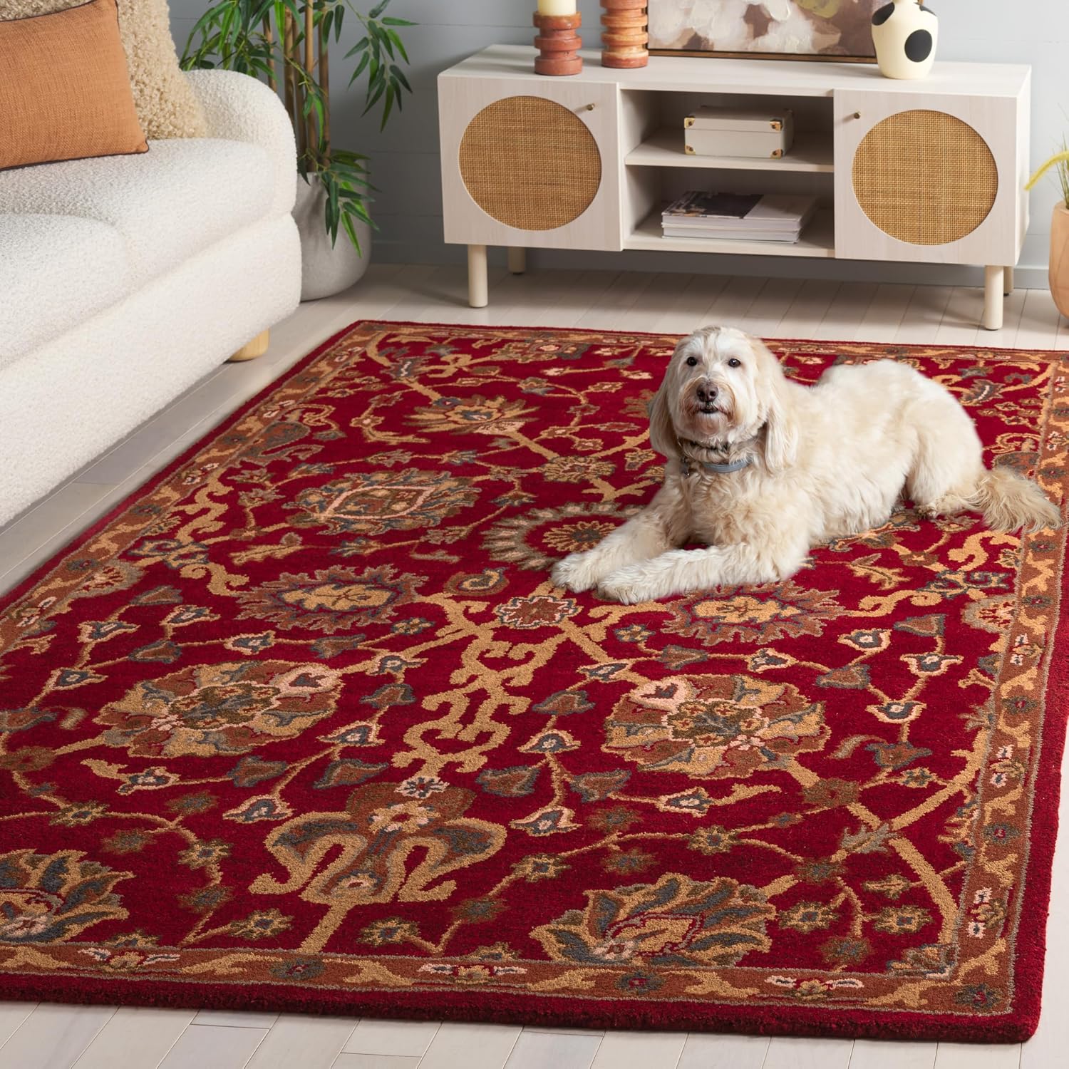 SAFAVIEH Heritage Collection Area Rug - 5' x 8', Red, Handmade Traditional Oriental Wool, Ideal for High Traffic Areas in Living Room, Bedroom (HG655A)
