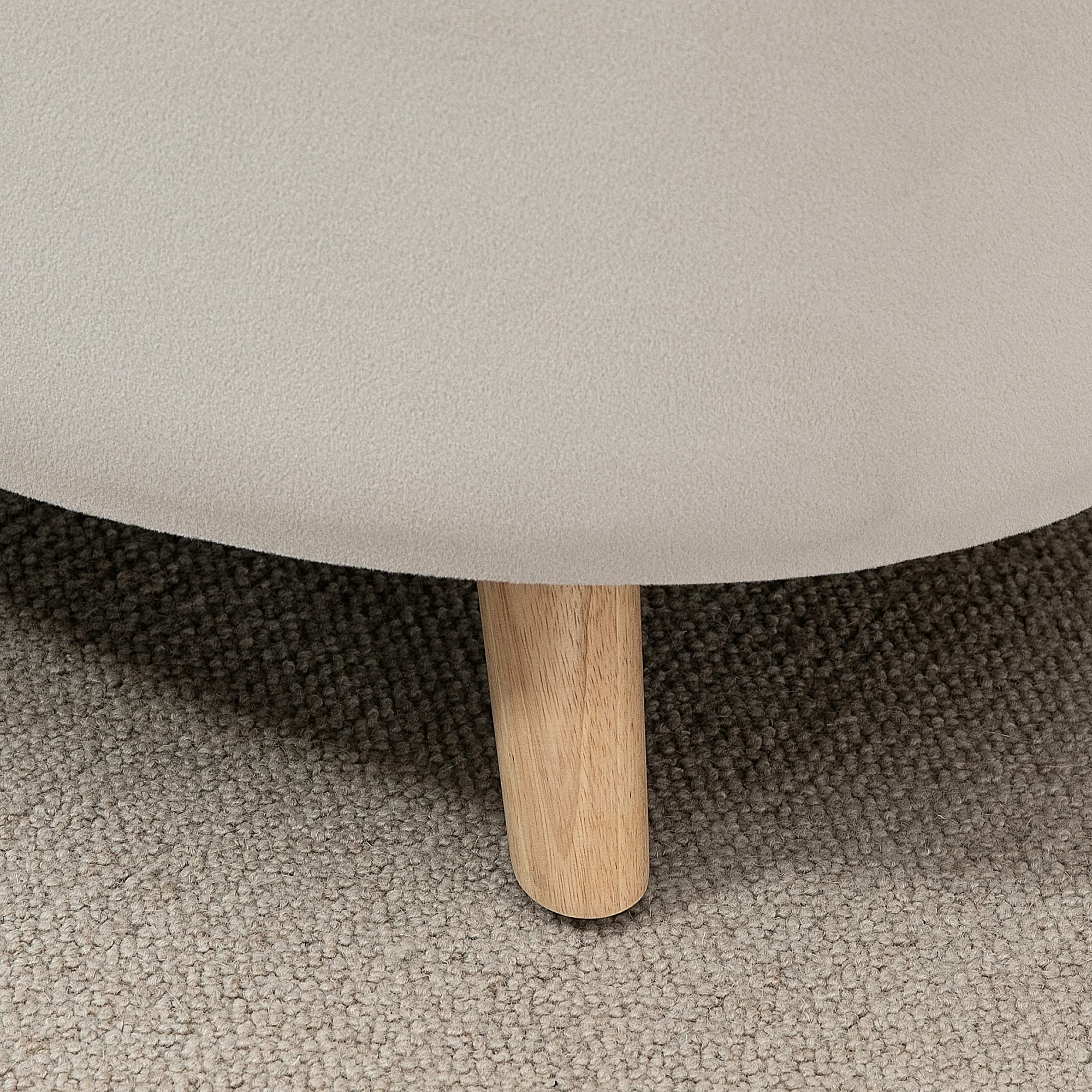 HOMCOM Puff Almacenaje Ovalado, Banco Almacenaje, 71x51,5x42 cm, Tapizado en Terciopelo, con Patas de Madera Maciza, Carga 120 kg, para Sala de Estar, Dormitorio, Entrada, Beige