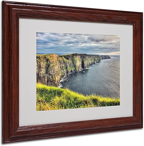 Trademark Fine Art Cliffs of Moher Ireland por Pierre Leclerc - Lienzo decorativo para pared, marco de madera, 11 x 14 pulgadas