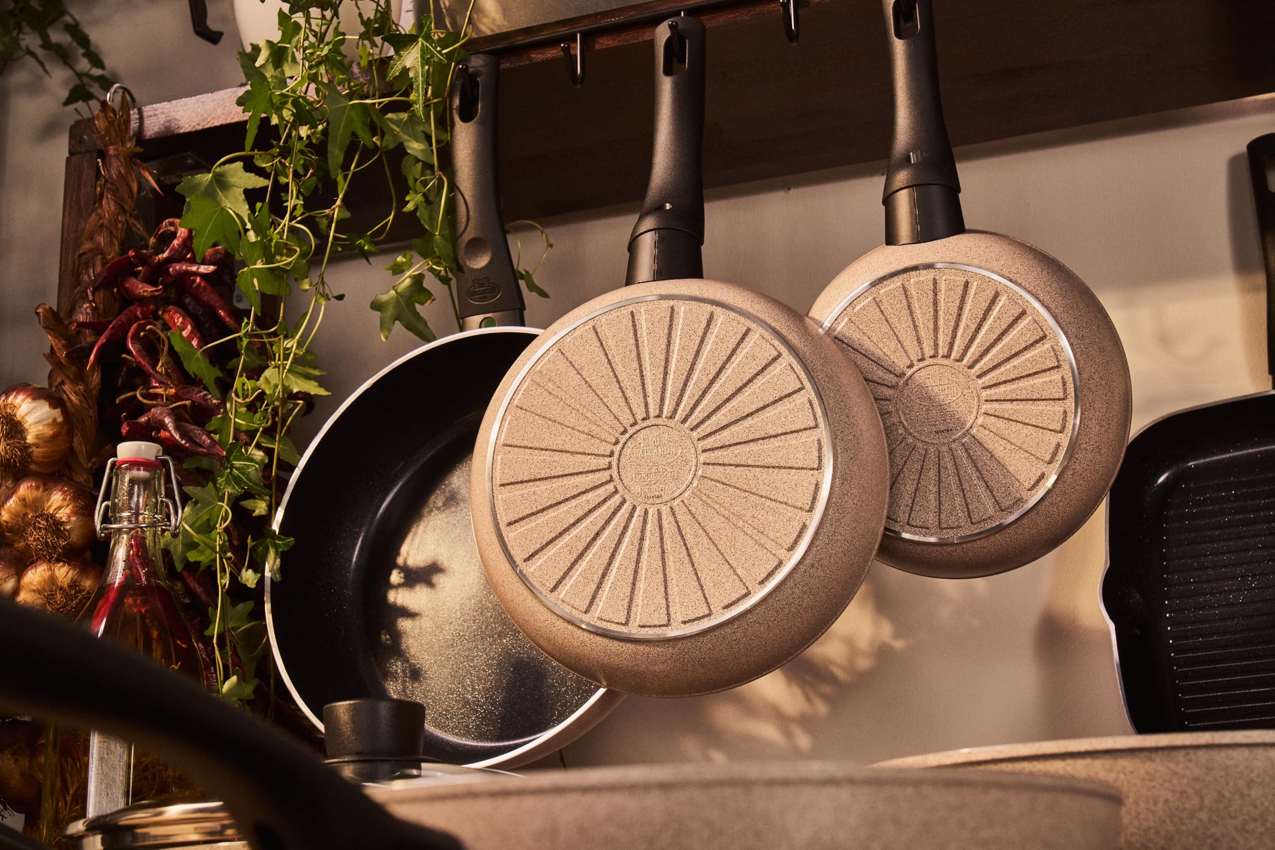 BALLARINI Ledro Patelnia aluminiowa, 28 cm, nadaje się do płyt indukcyjnych, ceramiczna powłoka nieprzywierająca, Thermopoint, Made in Italy, beżowa
