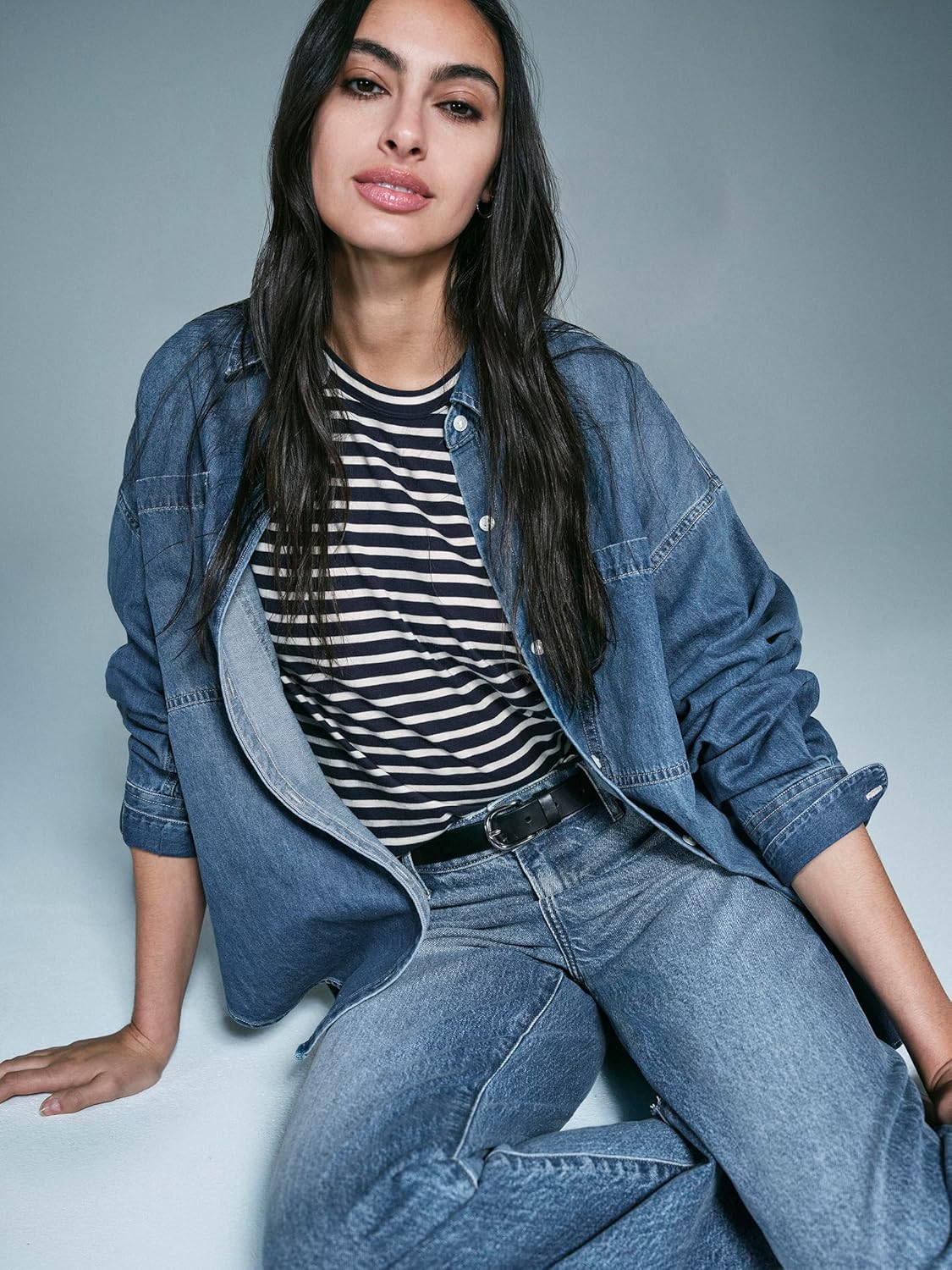 EXPRESS Women’s Boyfriend Fit Portofino Shirt – Cotton Poplin Long Sleeve Button-Up, Lightweight Office-to-Weekend Top - Image 3