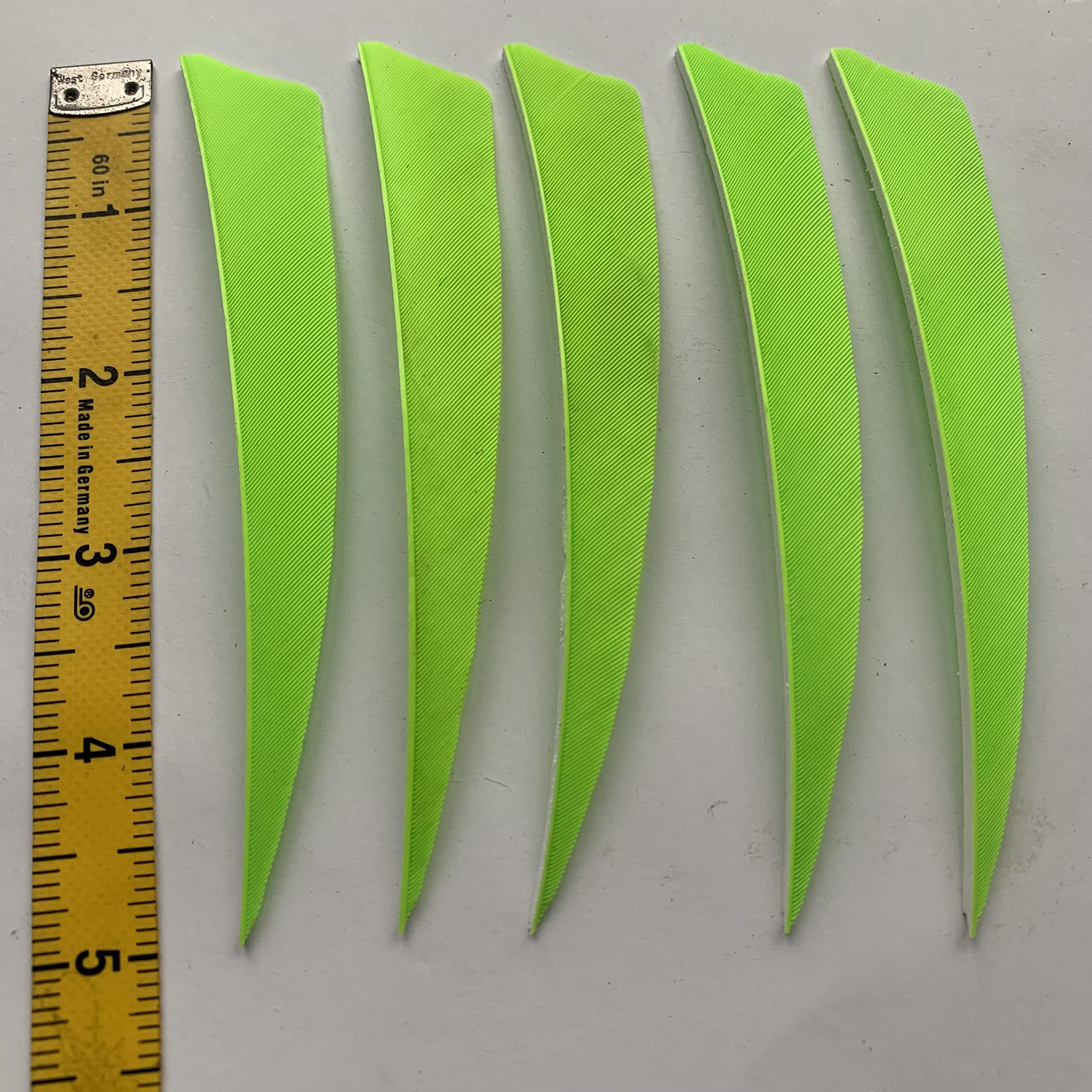 Lot De 100 Plumes De Flèche 2 Ailes – Droite – Camouflage Vert Arbre – 2 Pouces