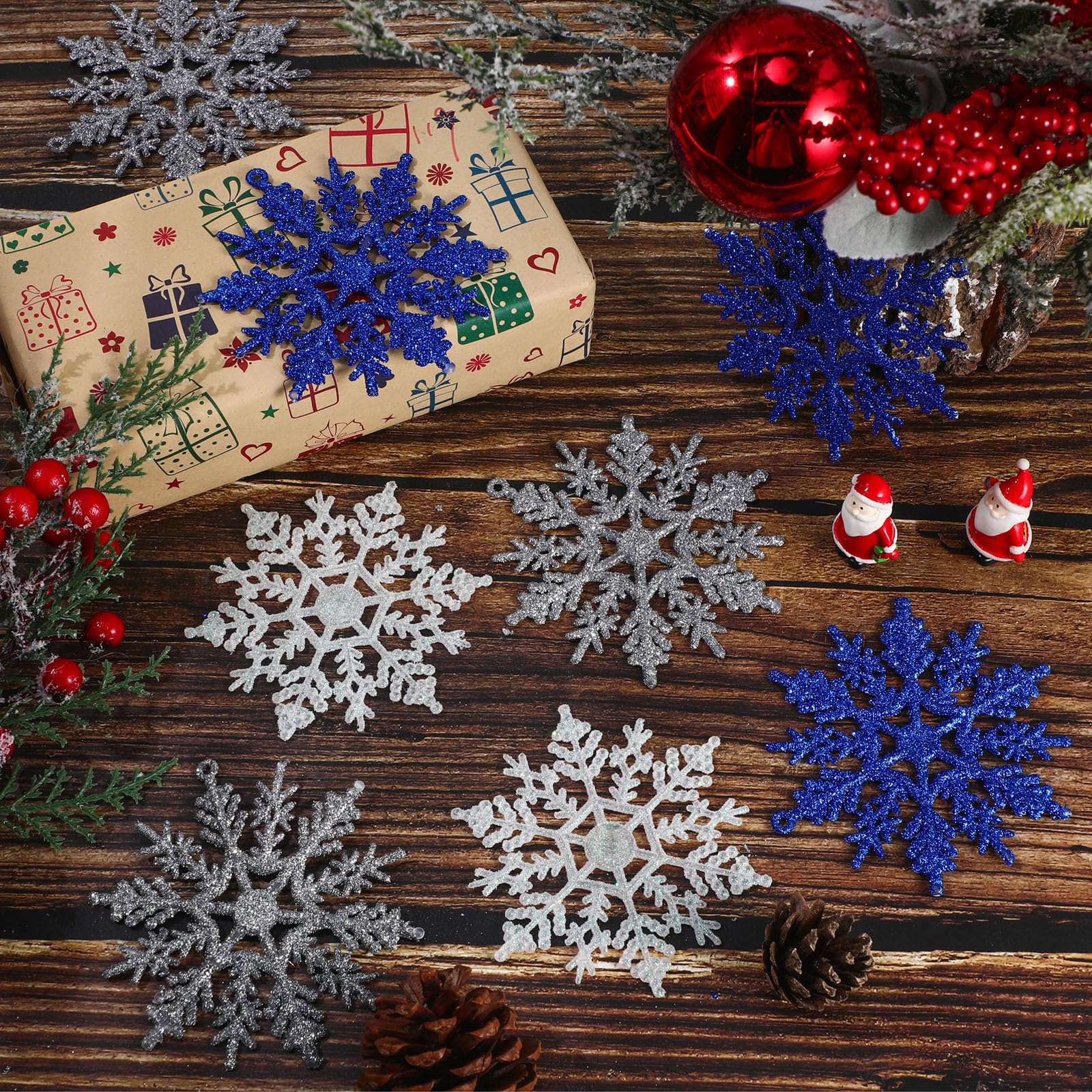 COM-FOUR Lot De 12 Pendentifs Flocons De Neige Transparents 10 Cm – Décorations Sapin Noël Scintillantes Avec Cordon – Motifs Variés Pour Une Ambiance Hivernale Magique