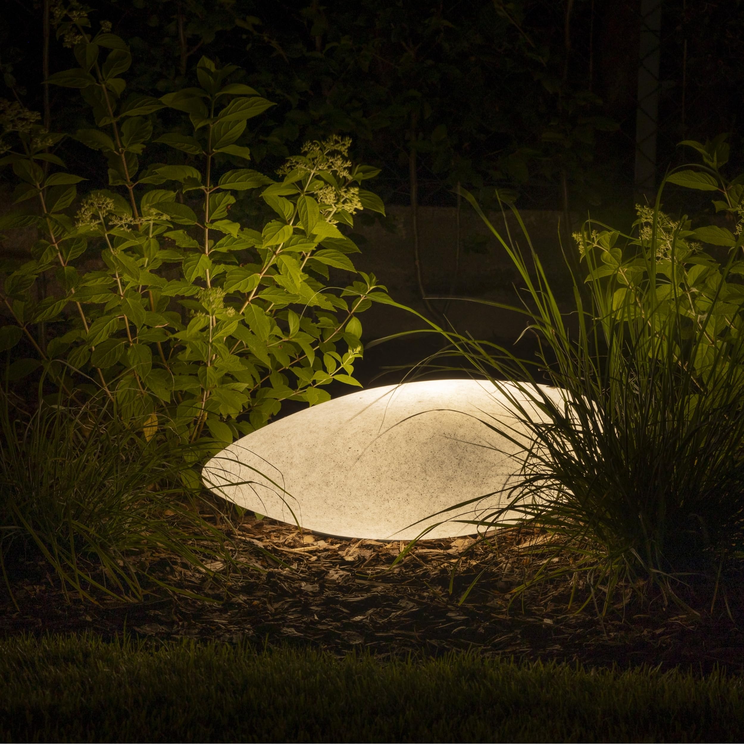GTV – Außenleuchte MARMO STONE Ø60 cm, Gartenkugel mit 2x E27-Fassung, 2,5 m Kabel, Steinoptik, wetterfeste Gartenlampe aus Polycarbonat, Leuchtkugel für Rasen & Außenbereiche