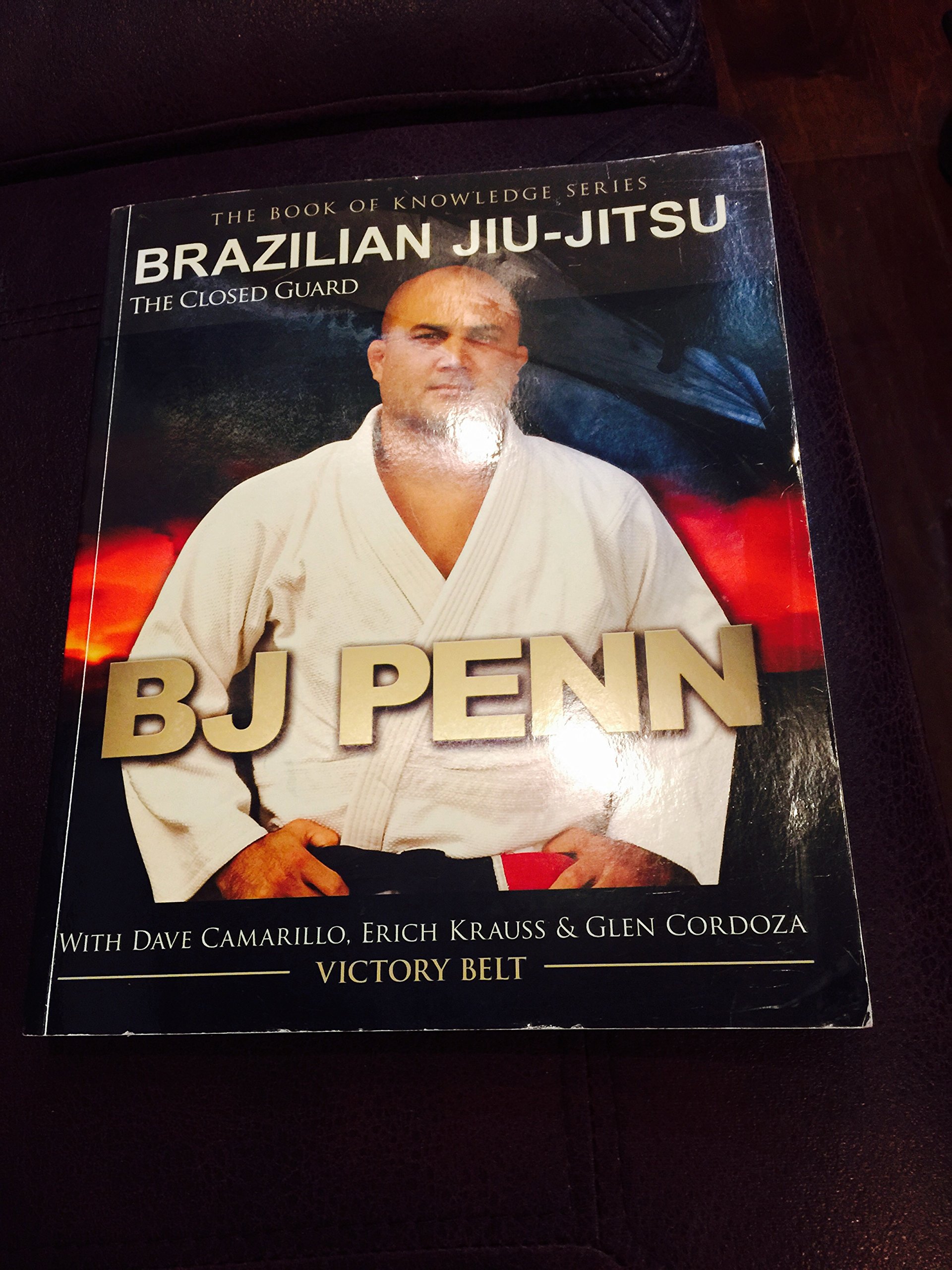 Brazilian Jiu-Jitsu: The Closed Guard (Book of Knowledge) Paperback – August 10, 2009
