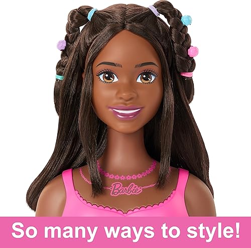 Miniatura 4 de Barbie Cabeza de estilo de muñeca, cabello castaño con 20 accesorios coloridos, cabeza de muñeca para peinar el cabello