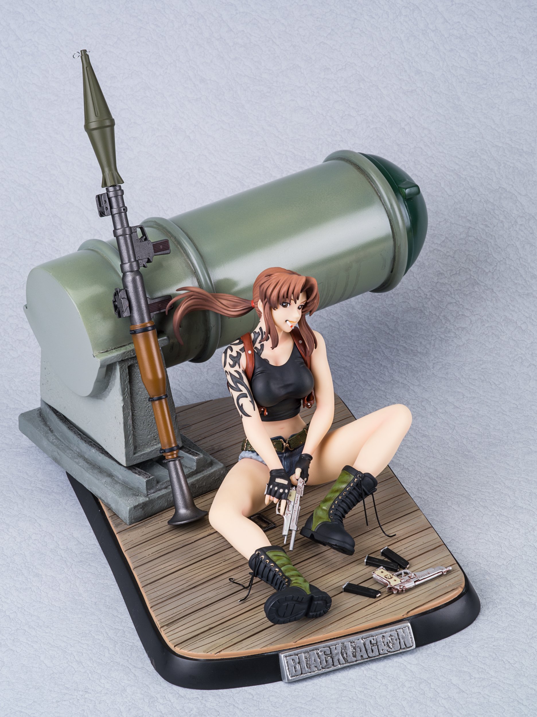 Amazon.co.jp: ブラック ラグーン レヴィ DX版 1/6スケール ポリ 
