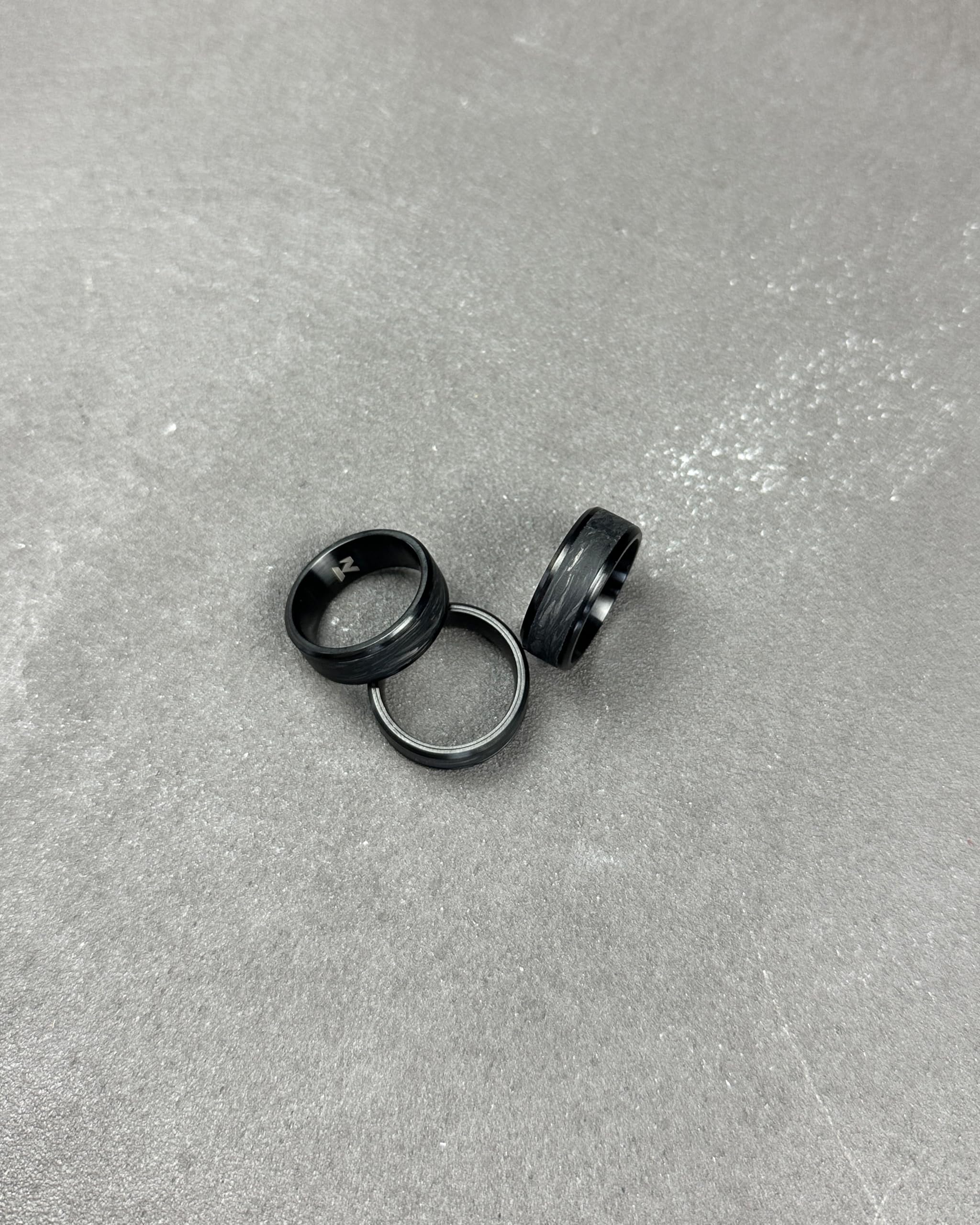 Forged Carbon Ring Schwarz für Damen und Herren hochwertig beschichtet aus geschmiedetem Carbon und Edelstahl