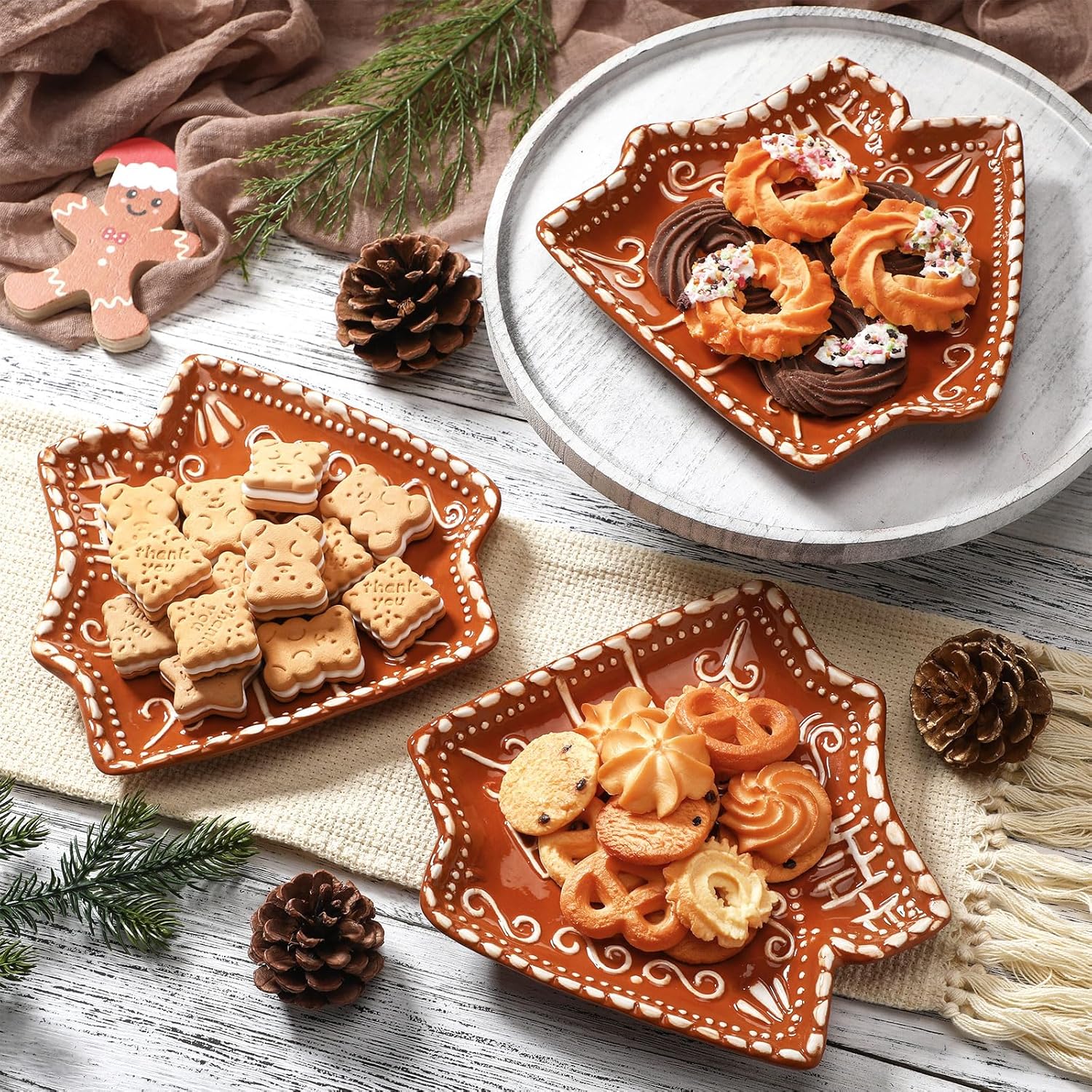3 Pcs Christmas Gingerbread Plates Xmas Dinner Ceramic Plate 8 inch Holiday Cookie Tableware Decorative Desserts Dish Candy Salad Tray for Winter Home Table Party Supplies(Gingerbread House)