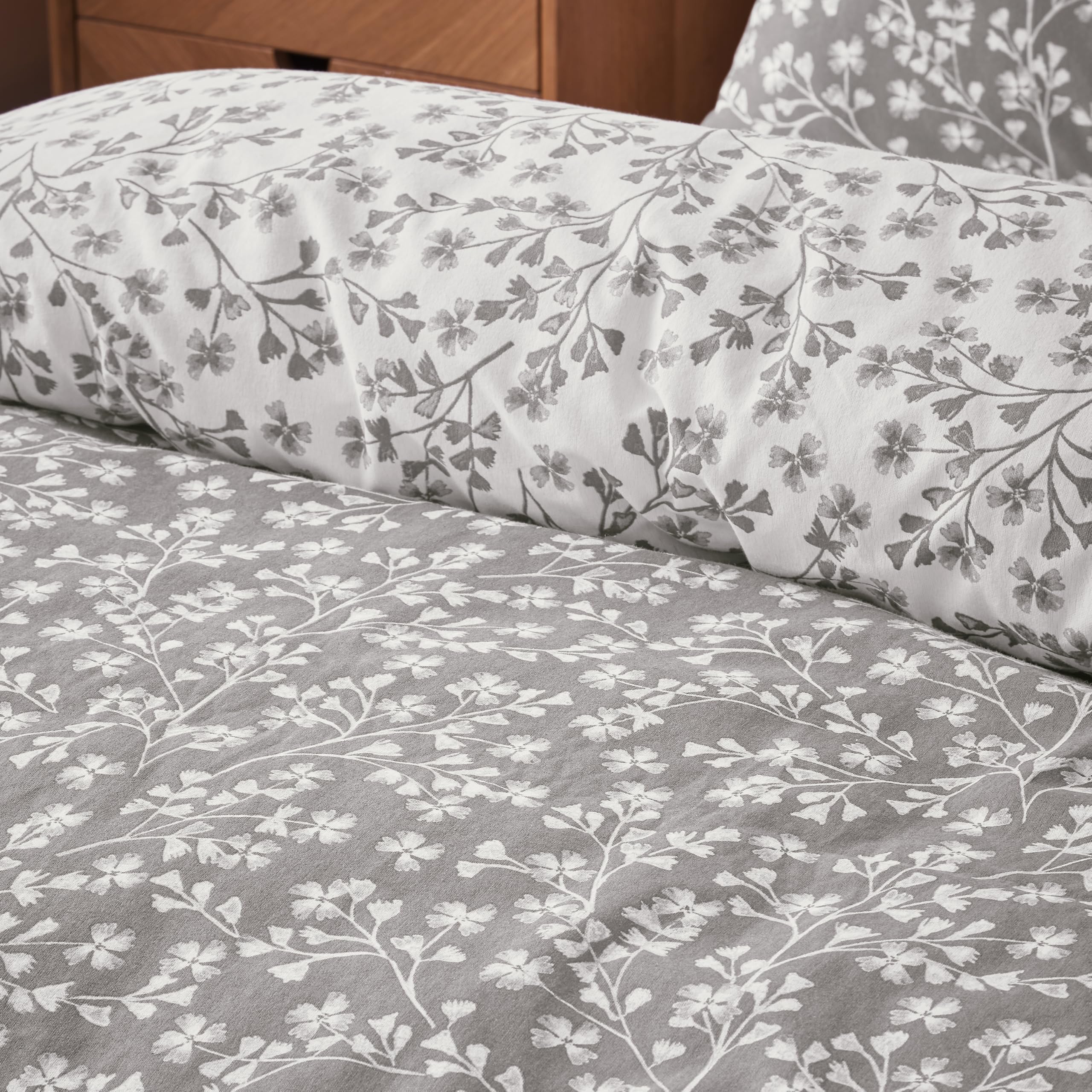 Catherine Lansfield Brushed Grace Floral Leaf Cotton Reversible Double Duvet Cover Set including Pillowcases Grey - Image 4