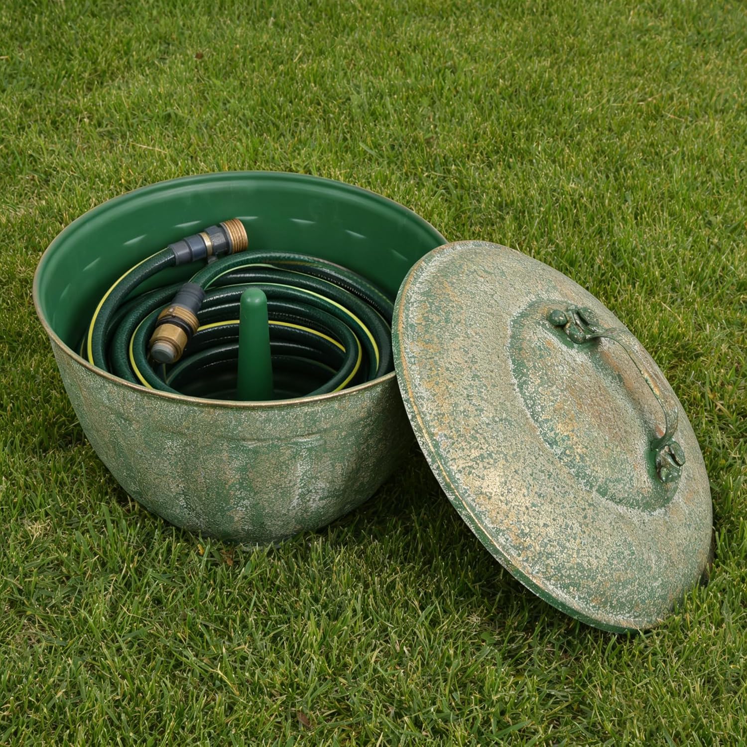 Vintage Green Metal Garden Hose Holder Storage Pot with Lid Handle Rustic Distressed Handmade Decorative Water Hose Container Pot with Drainage for Outside or Indoor Use