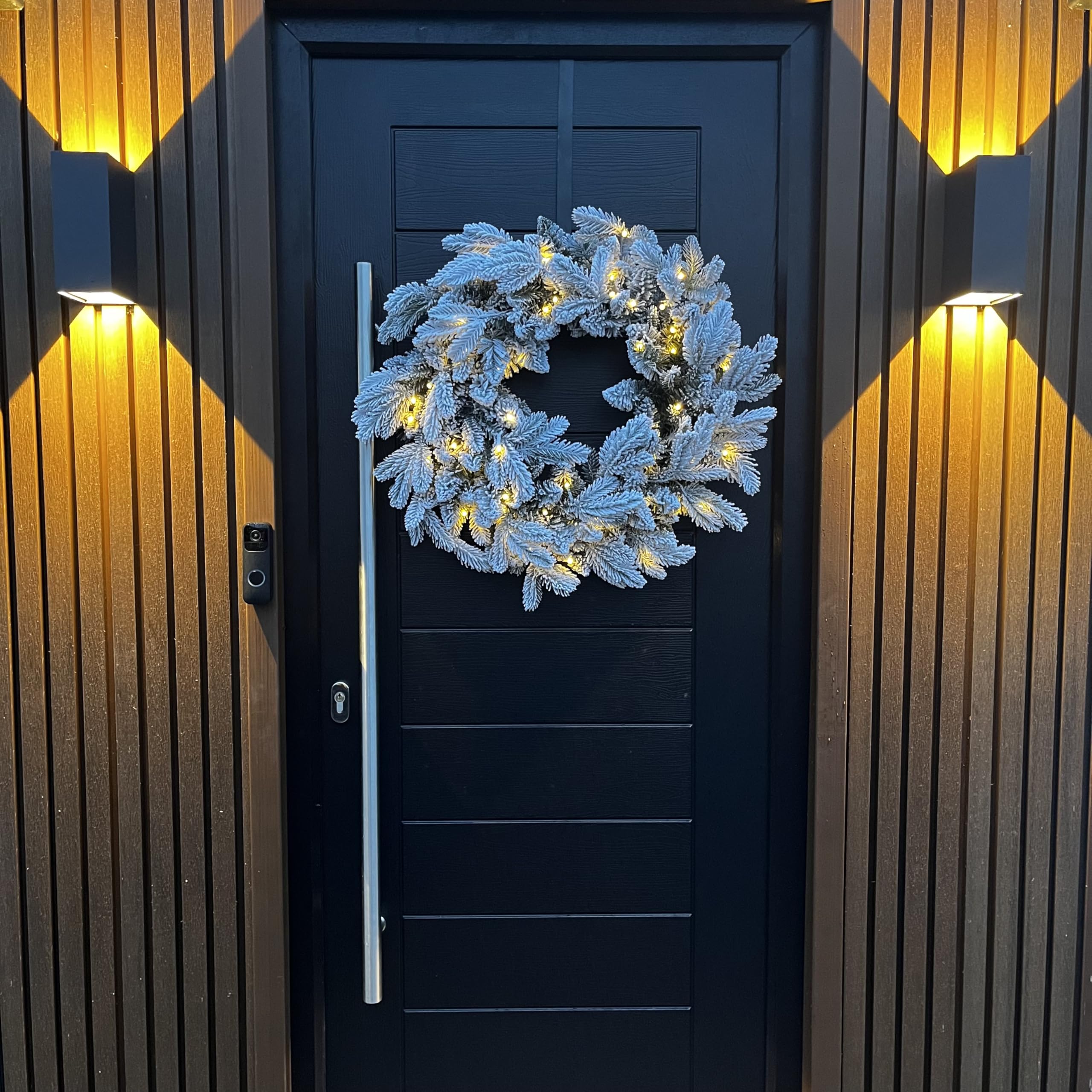 Festive Christmas 60cm Snow Flocked Wreath - Green