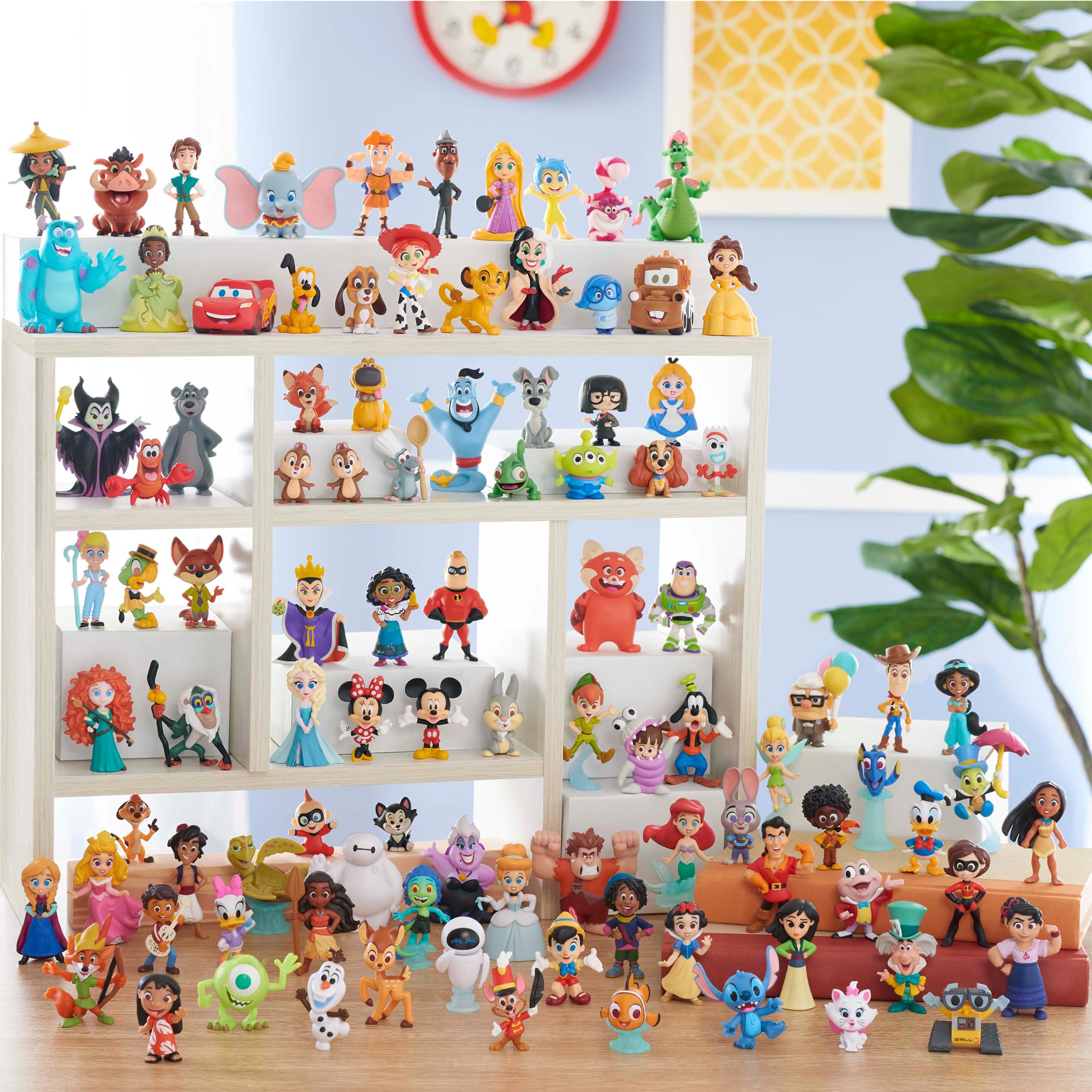 Famosa Disney 100 - Pack Laughter, giocattolo da collezione con personaggi Disney, include 8 personaggi diversi, licenza ufficiale al 100%, 12 da collezionare, 3 anni, (DED16200)