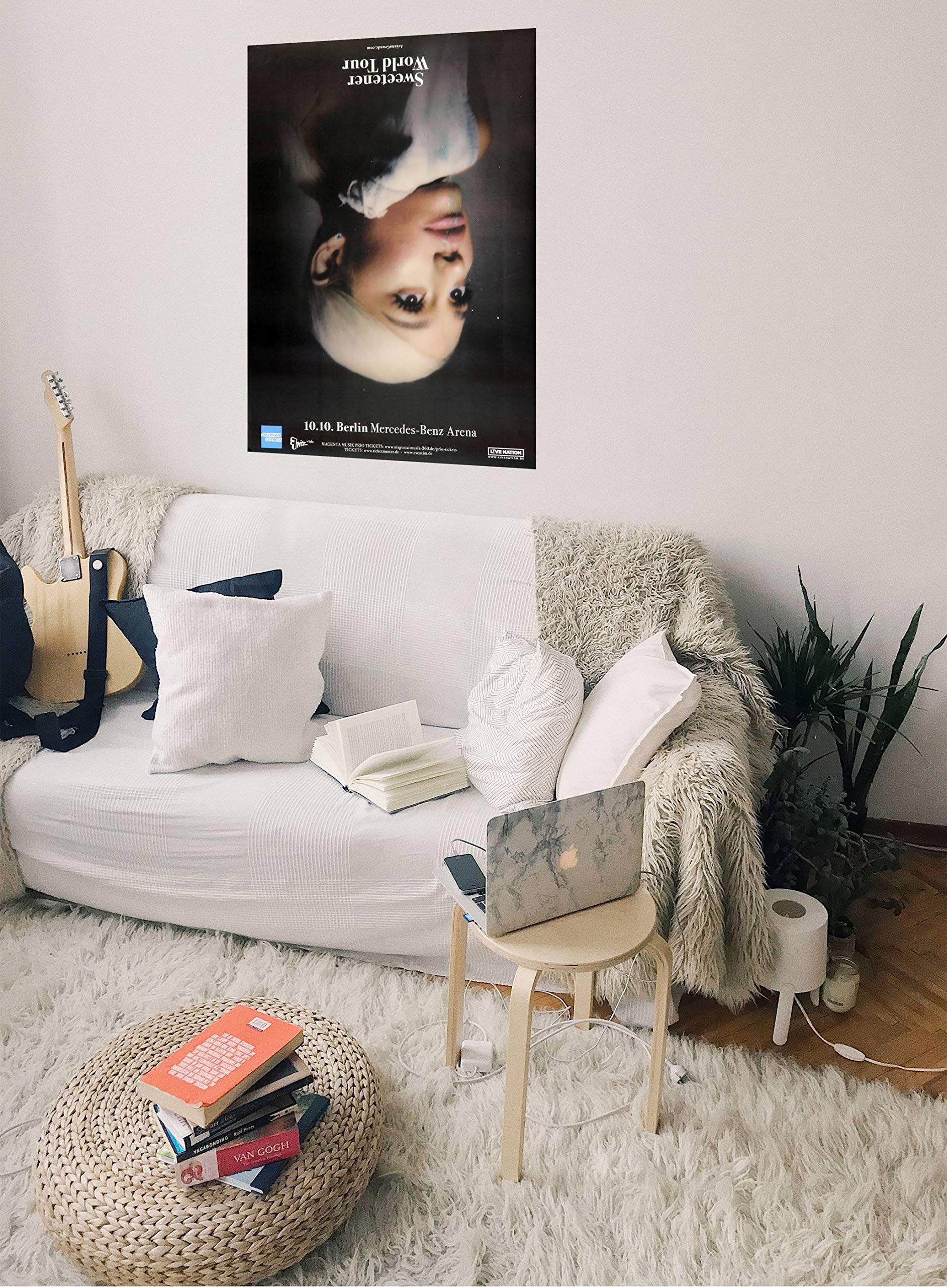 Ariana Grande - Sweetener World, Berlin 2019 » Konzertplakat/Premium Poster | Live Konzert Veranstaltung | DIN A1 «