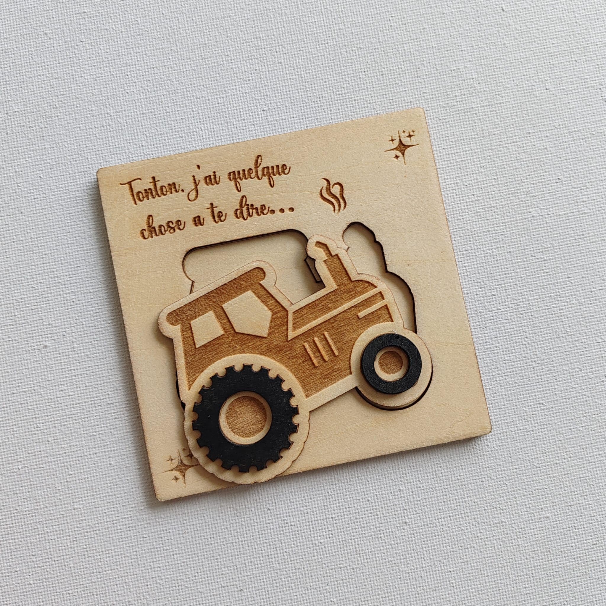 Générique Coffret pour Tonton Demande Marraine ou Parrain Personnalisé en Bois – Carte Surprise Baptême Forme Tracteur - Annonce bébé Parrain et Marraine Originale - Carte en Bois Annonce bébé