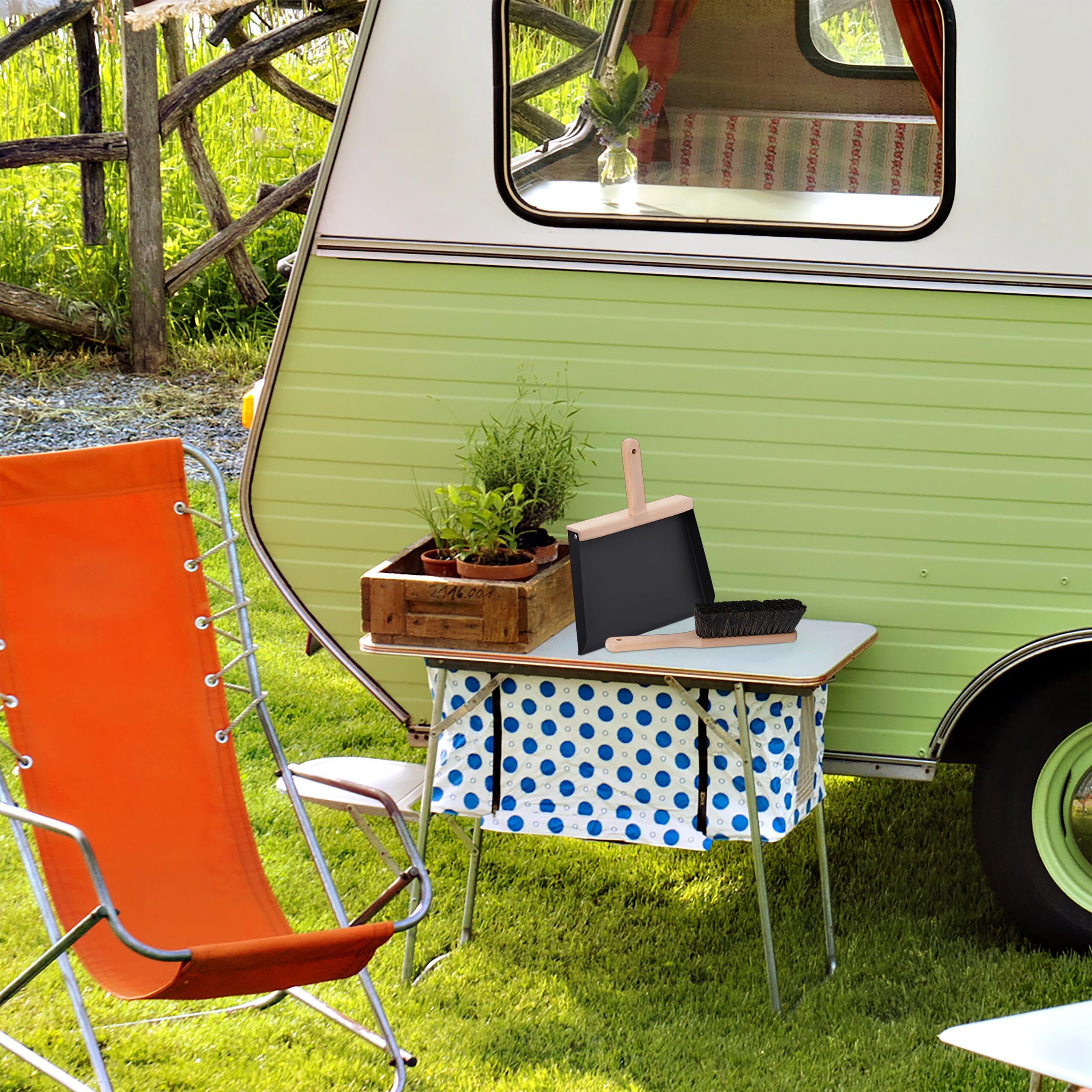 Relaxdays Set per Spazzare, Scopetta e Paletta Raccogli Briciole in Cucina, da Appendere, Ferro e Legno, Nero Marrone