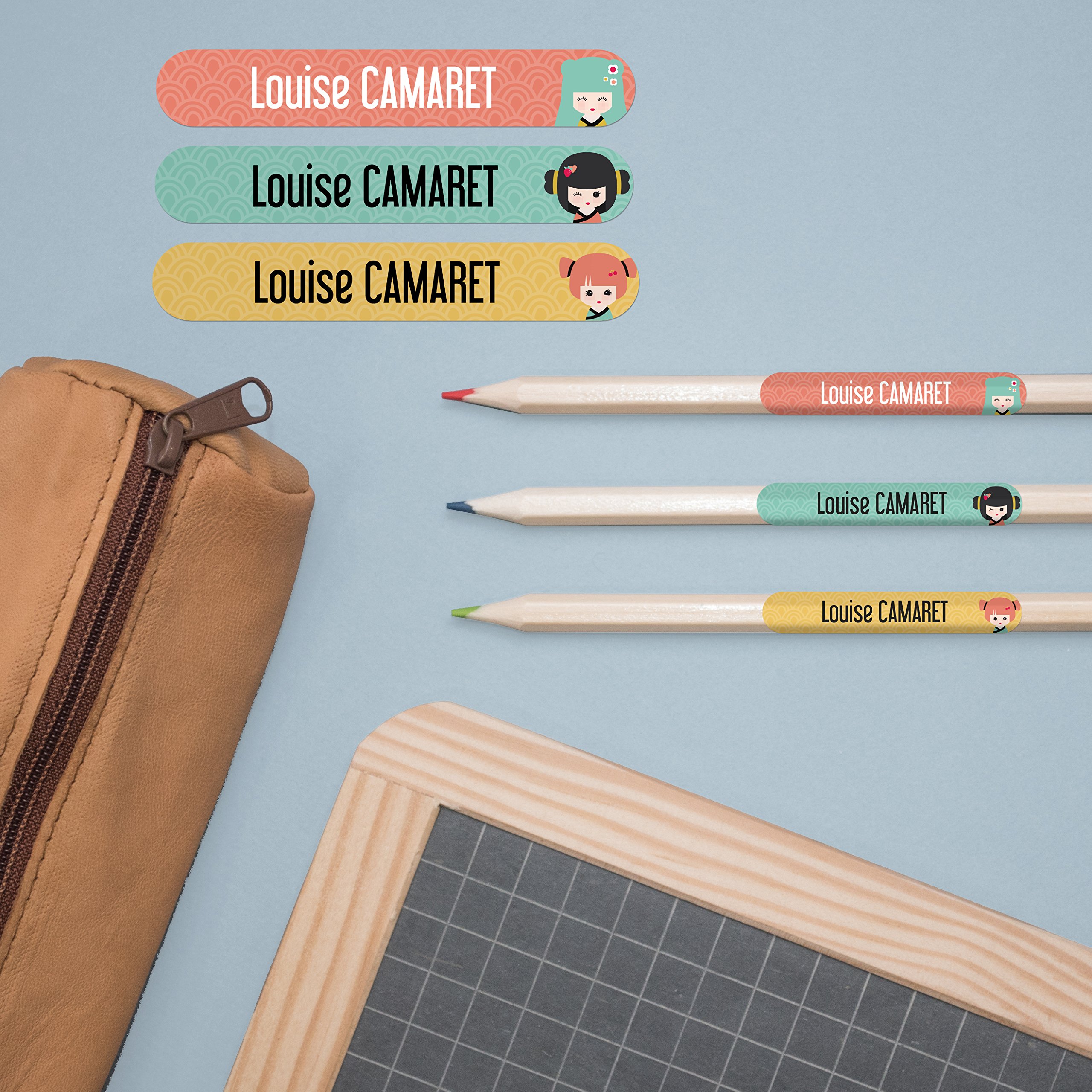 Pack 212 Étiquettes École - Personnalisées pour Vêtements et Objets - Autocollantes et Thermocollantes - Kokeshi