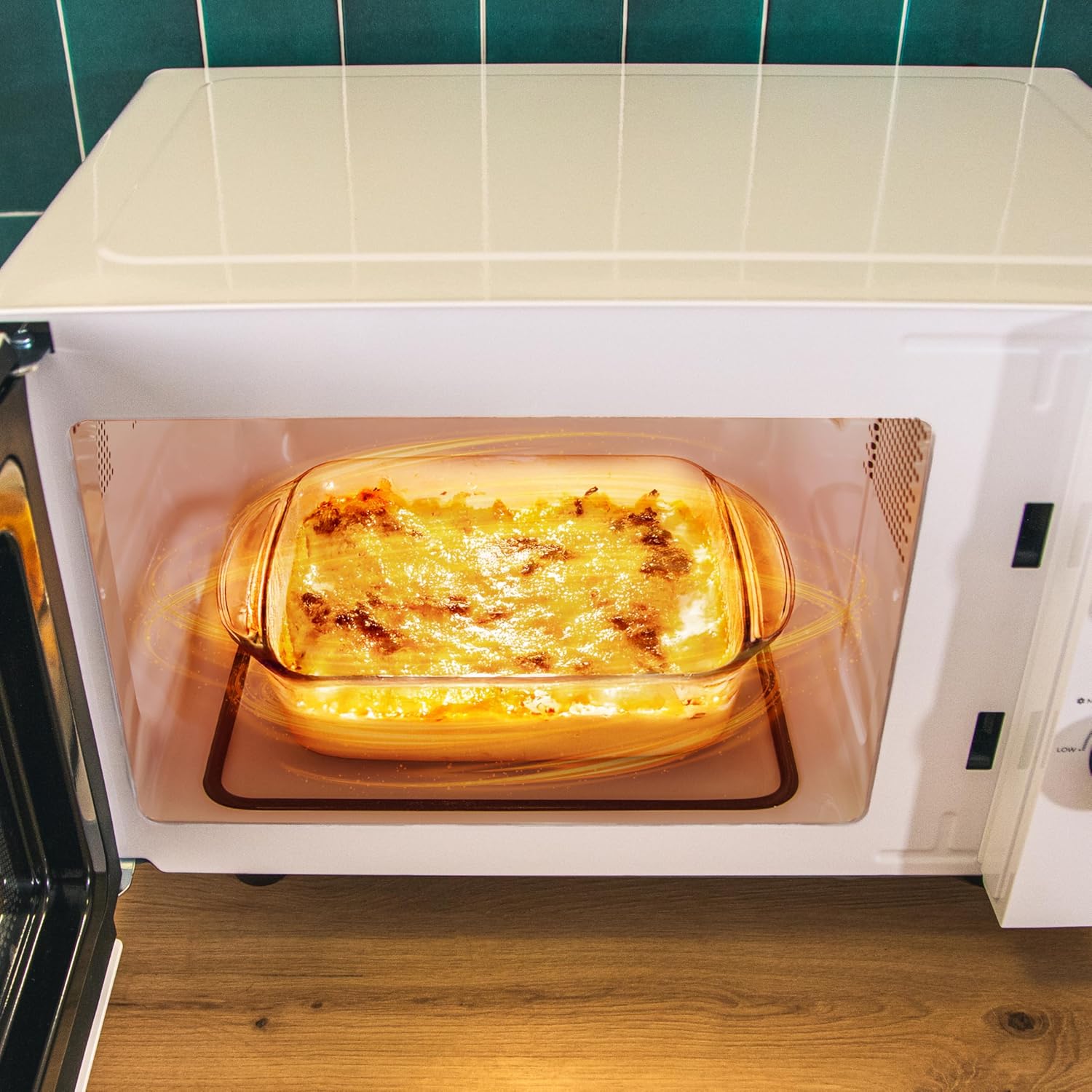 Close-up of the control panel with two rotary knobs for time and power settings