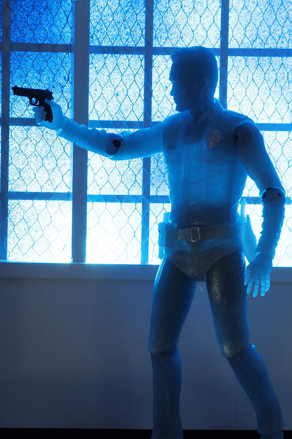 NECA - Terminator 2-7" Scale Action Figure - Kenner Tribute - White Hot T-1000