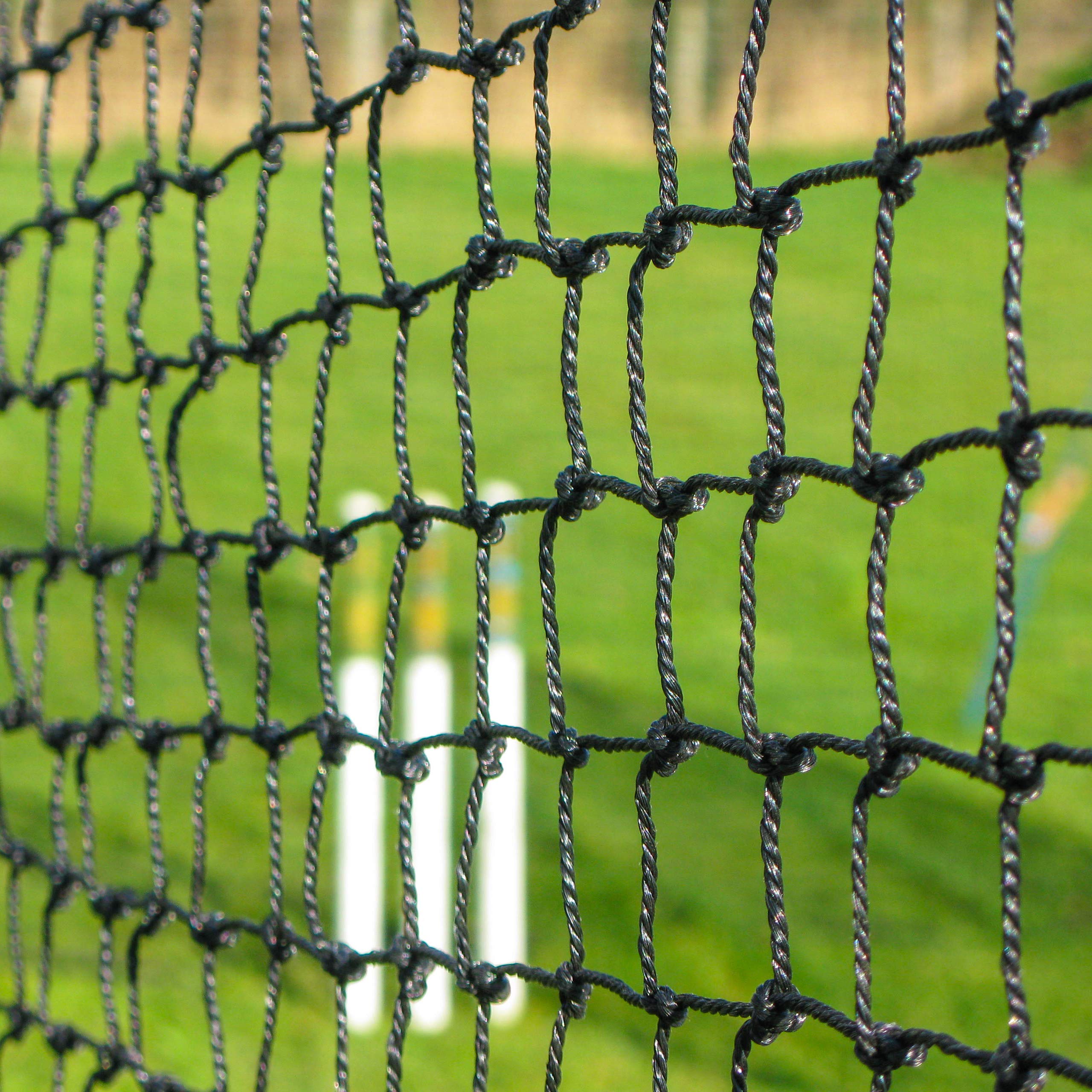 NWS Forza Redes de Protección para Campos | Red Multideportiva para Detener Balones (Opción de 50 Tamaños) (12) 3m x 7,3m