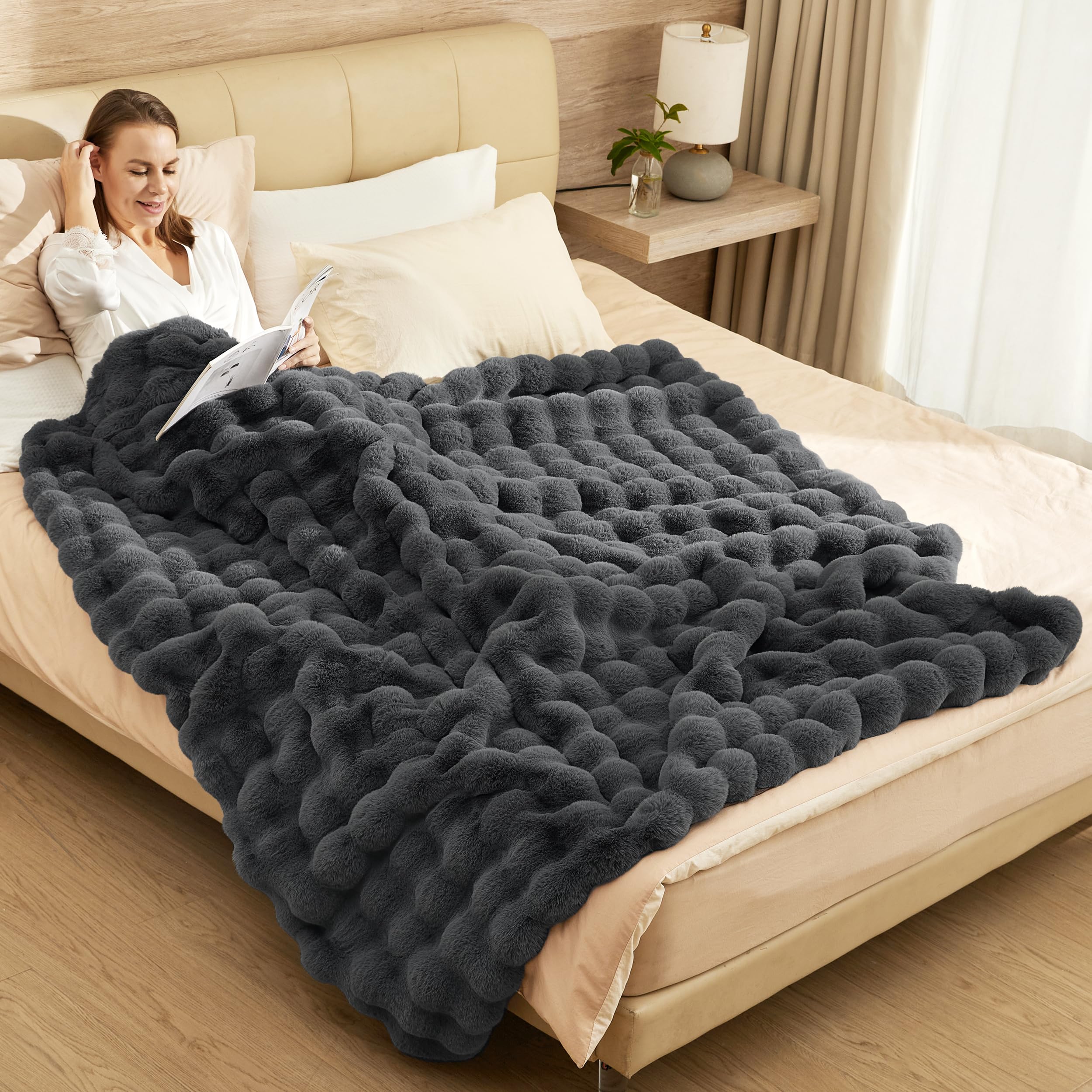 YBIKE Faux Rabbit Fur Throw Blanket, Fuzzy Soft Plush Bubble Blanket 150 x 130cm - Image 4